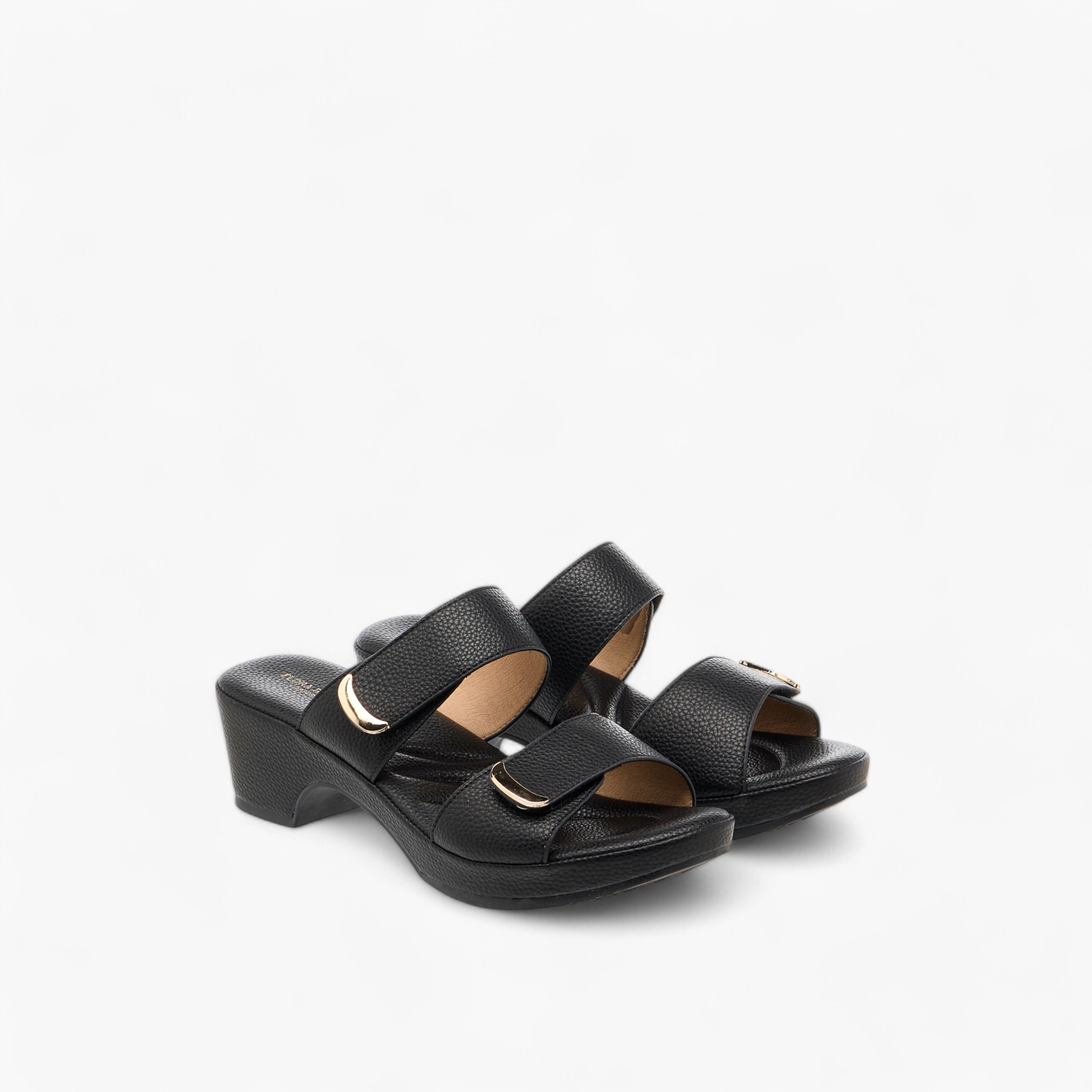 صندل مريح سهل الارتداء بارز الملمس بكعب سميك من فلورا بيلا-women-shoes-sandals-heeled-image-1