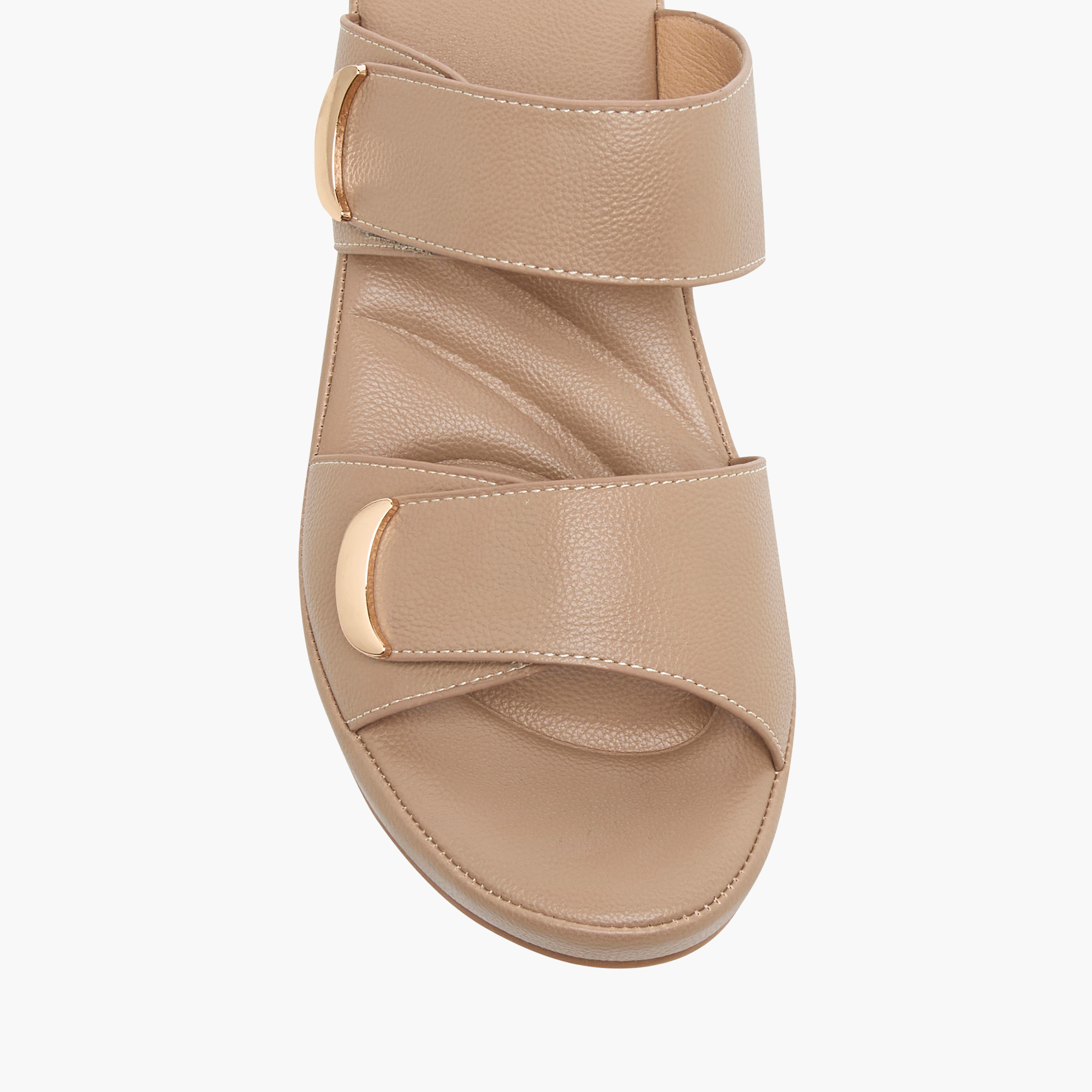 صندل بارز الملمس سهل الارتداء بكعب سميك من فلورا بيلا-women-shoes-sandals-heeled-image-14