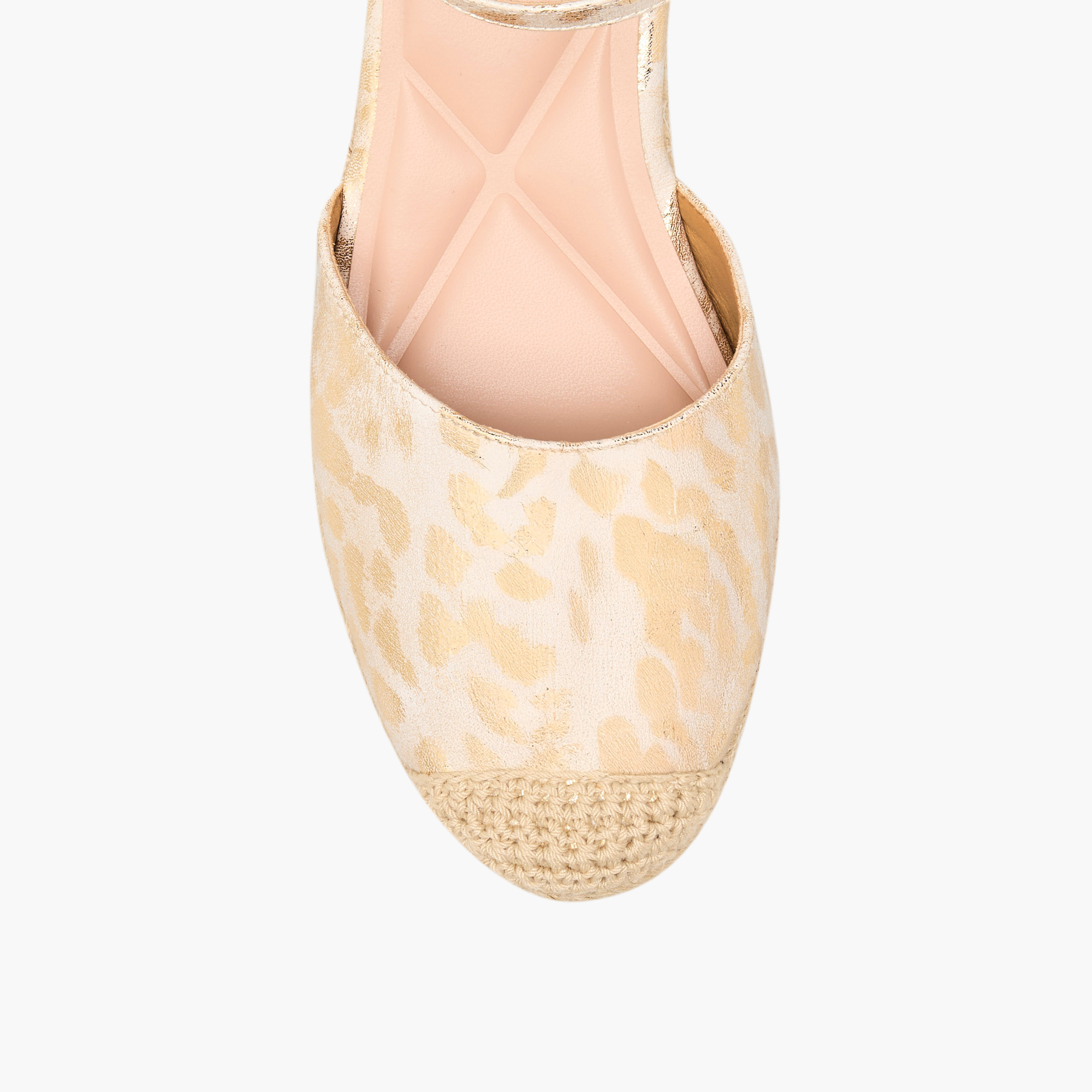 حذاء بكعب ويدج وطبعات للنساء من سيليست-women-shoes-heels-image-4