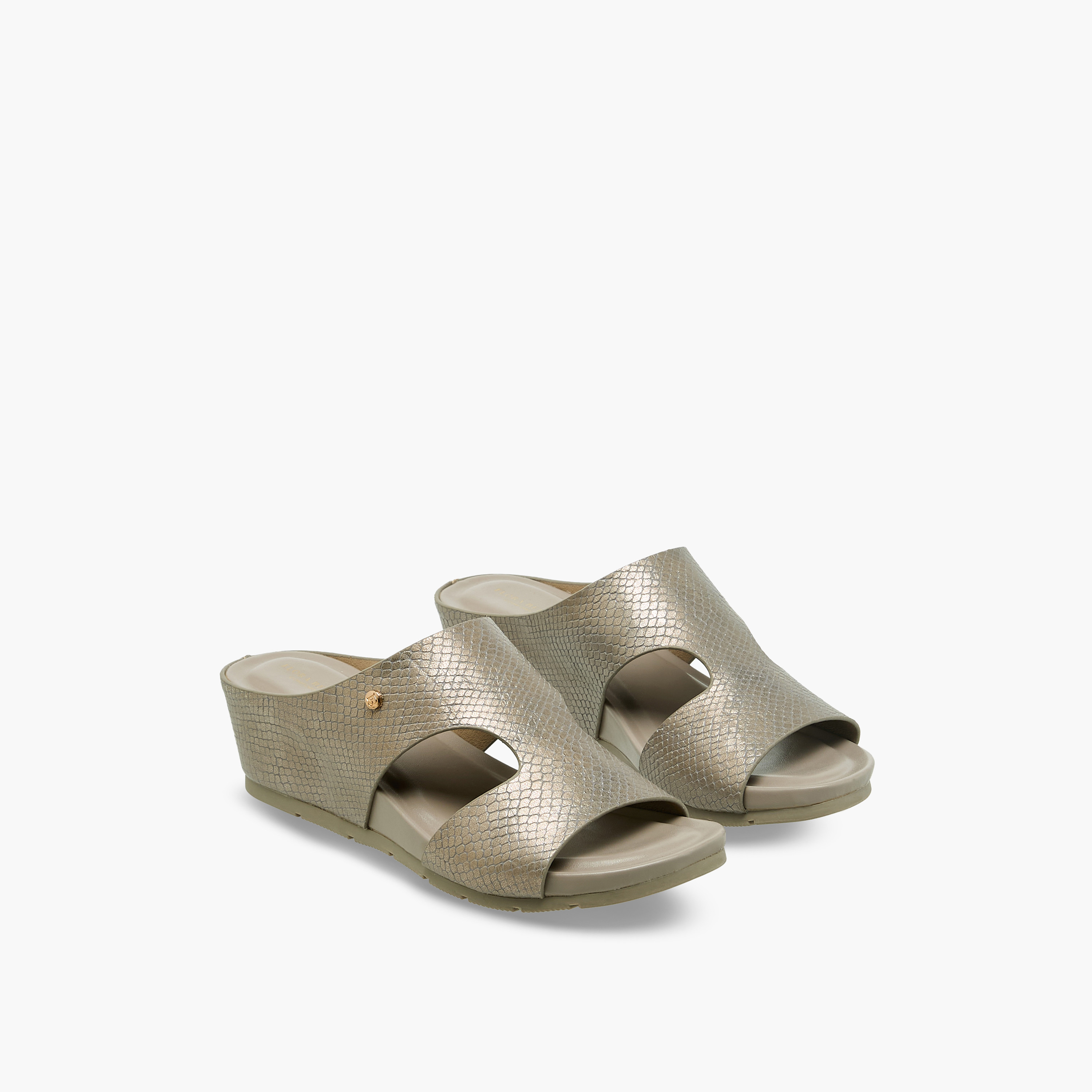 صندل بارز الملمس بكعب ويدج للنساء من فلورا بيلا-women-shoes-sandals-heeled-image-1
