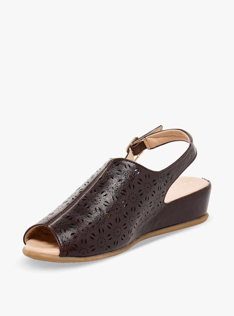 صندل مريح مفتوح من الأمام بتصميم قطع ليزر من لو كمفورت-women-shoes-sandals-heeled-image-4