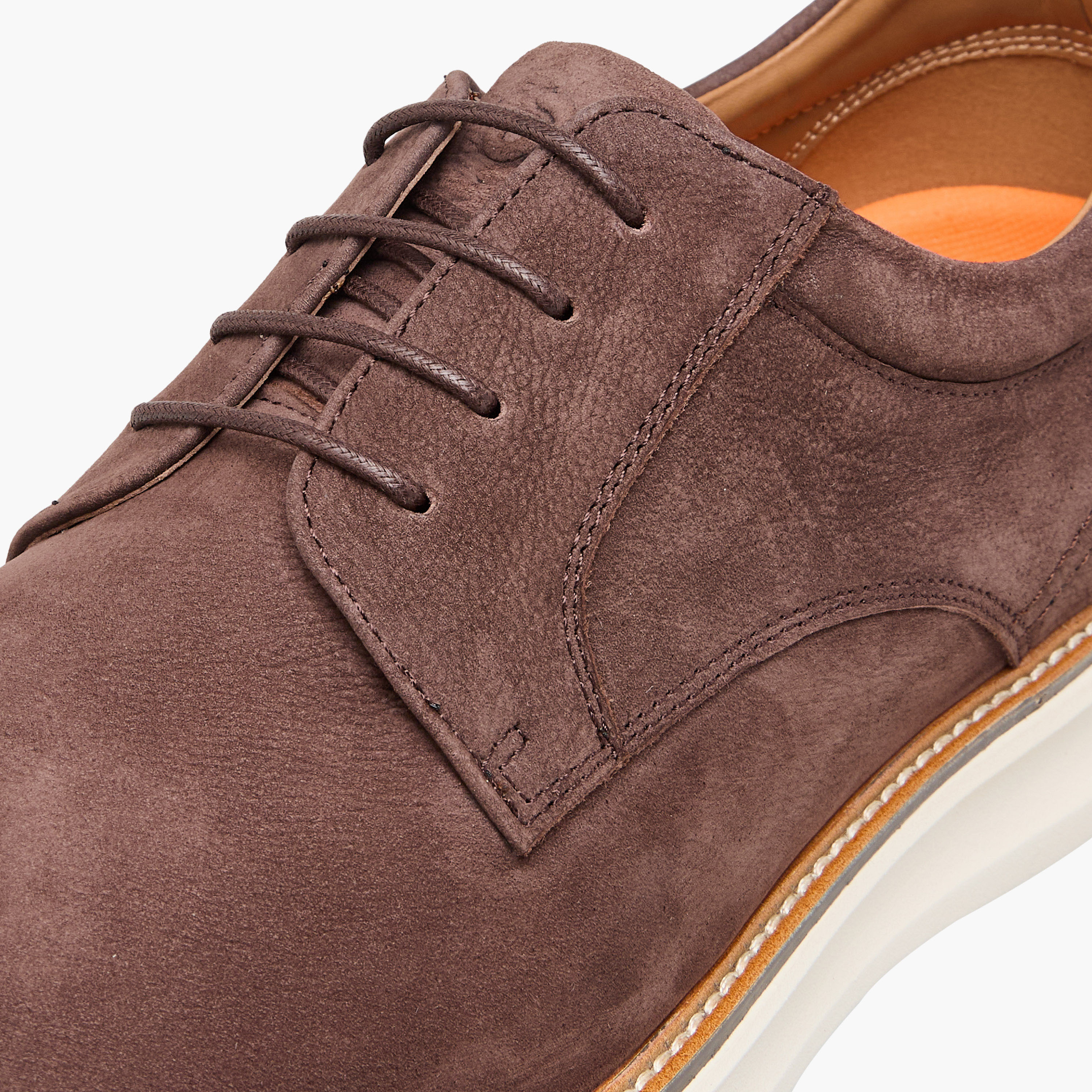 Le Confort Leather Solid Lace-Up Sneakers-men-shoes-sneakers-image-4