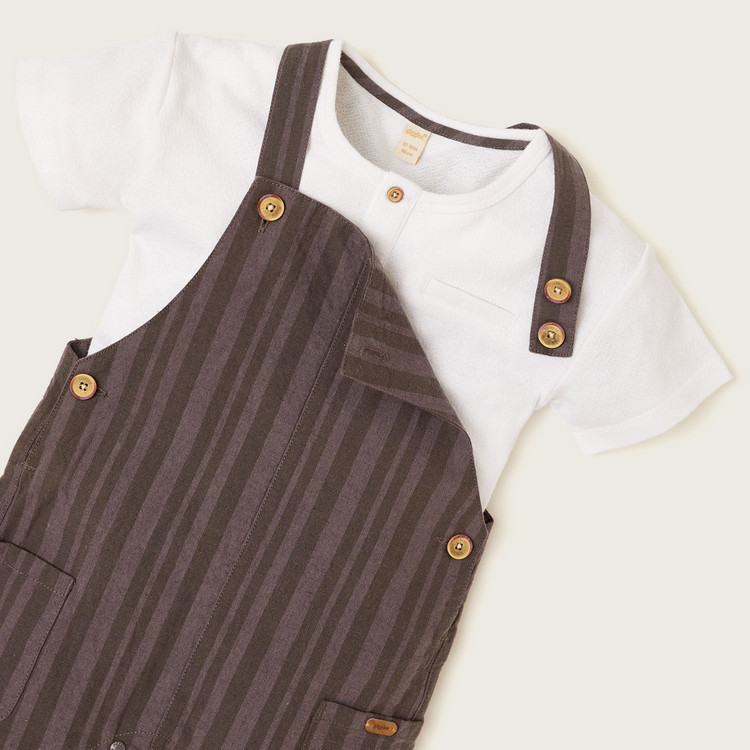 Giggles Solid T-shirt and Striped Dungaree Set