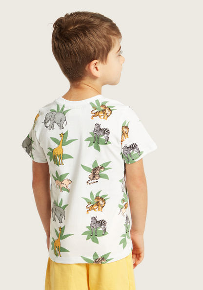 Juniors All-Over Printed T-shirt with Short Sleeves