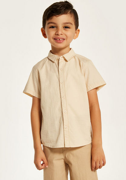 Juniors Textured Shirt with Button Closure and Short Sleeves