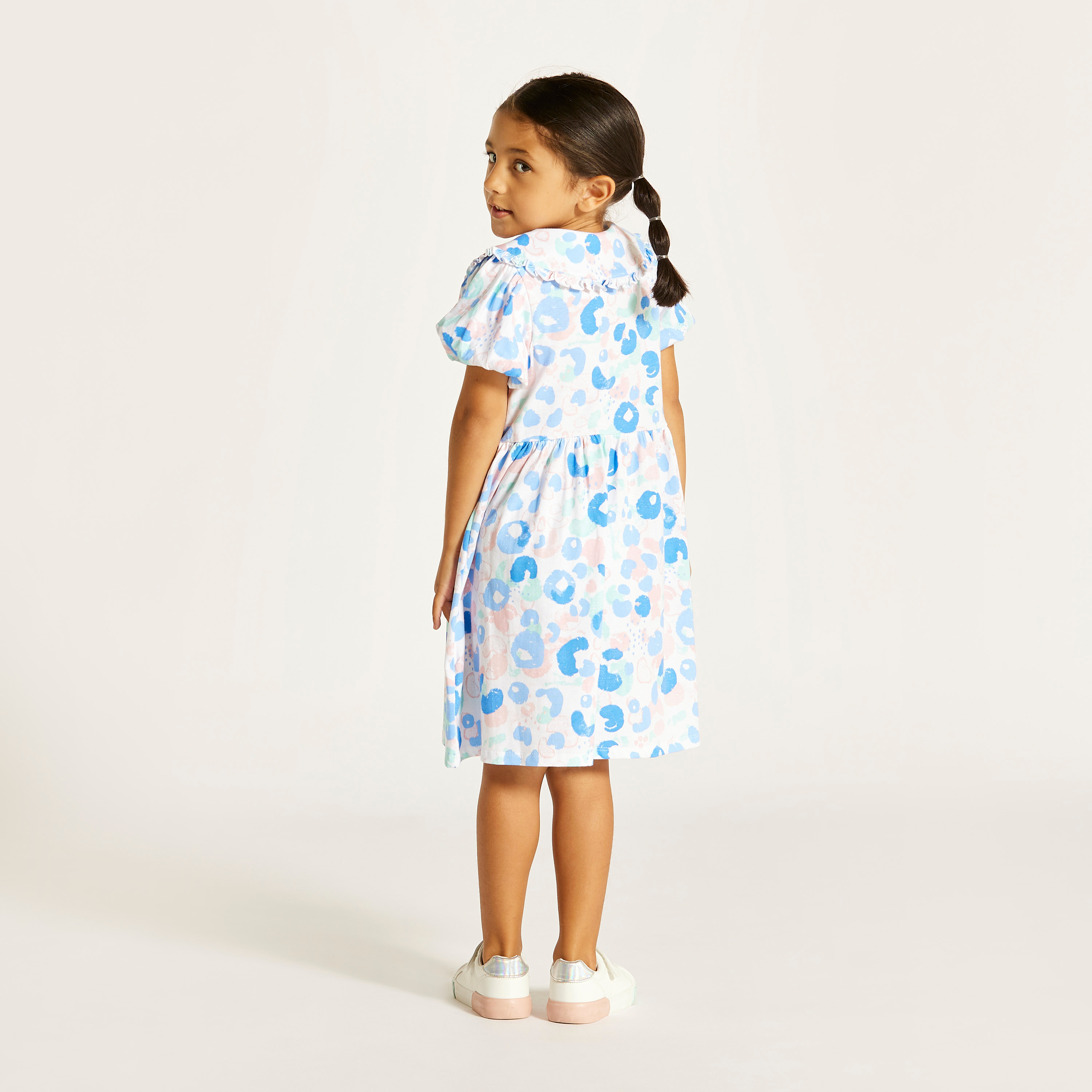 Juniors Printed Dress with Peter Pan Collar and Button Closure-girls-clothing-dressesandjumpsuits-image-4