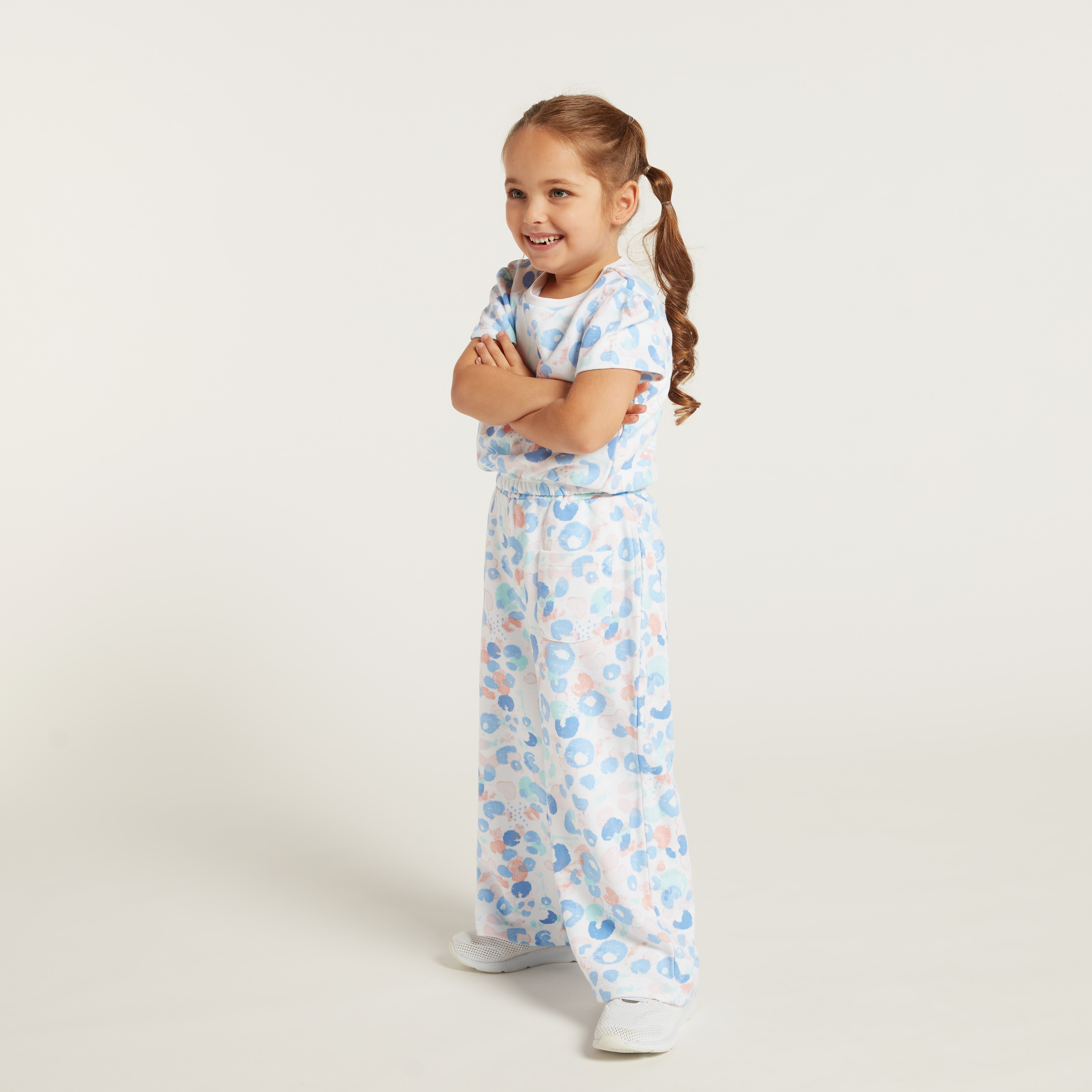 طقم بلوزة بطبعات وبنطلون من جونيورز-baby-girls-clothing-setsandcoords-image-1