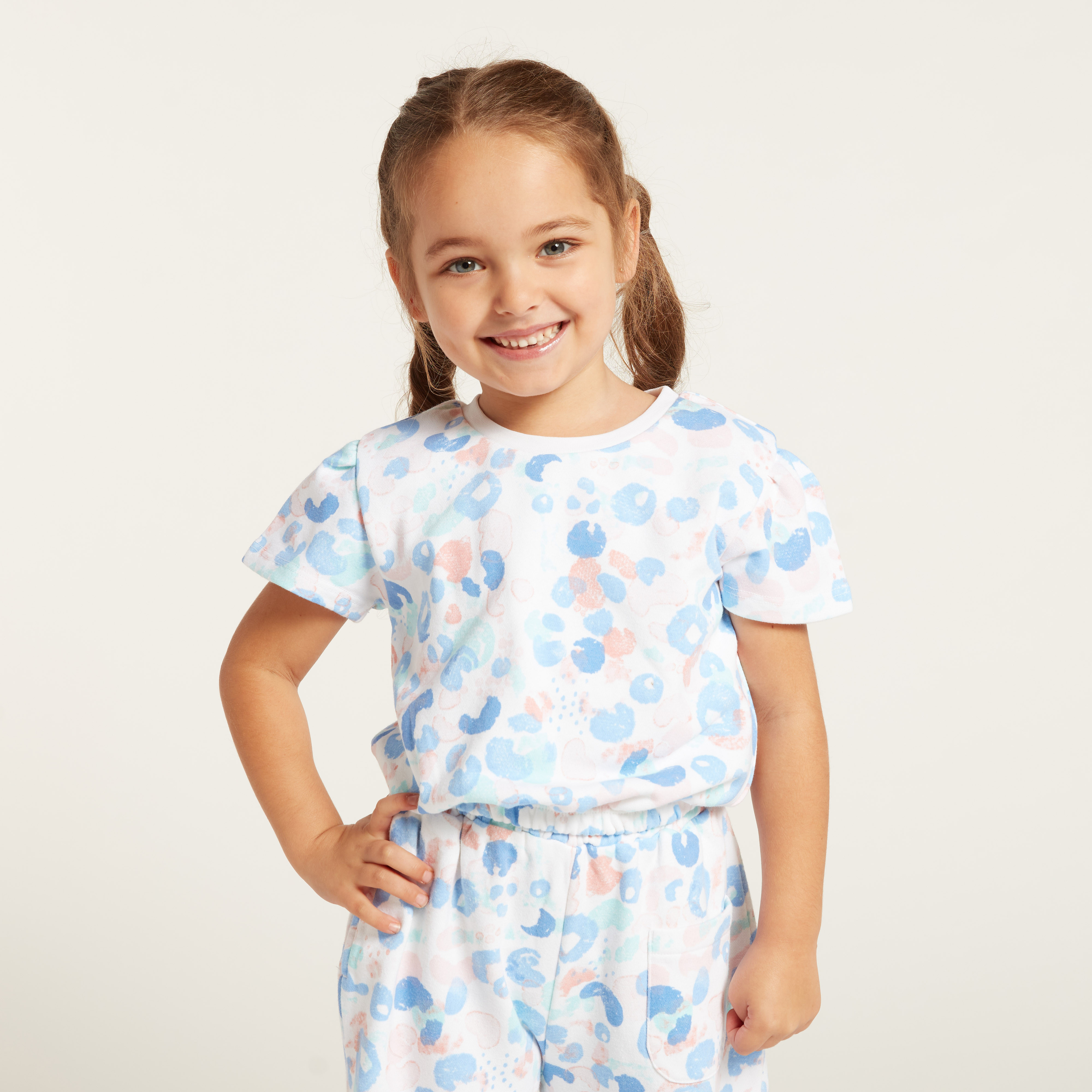 طقم بلوزة بطبعات وبنطلون من جونيورز-baby-girls-clothing-setsandcoords-image-3