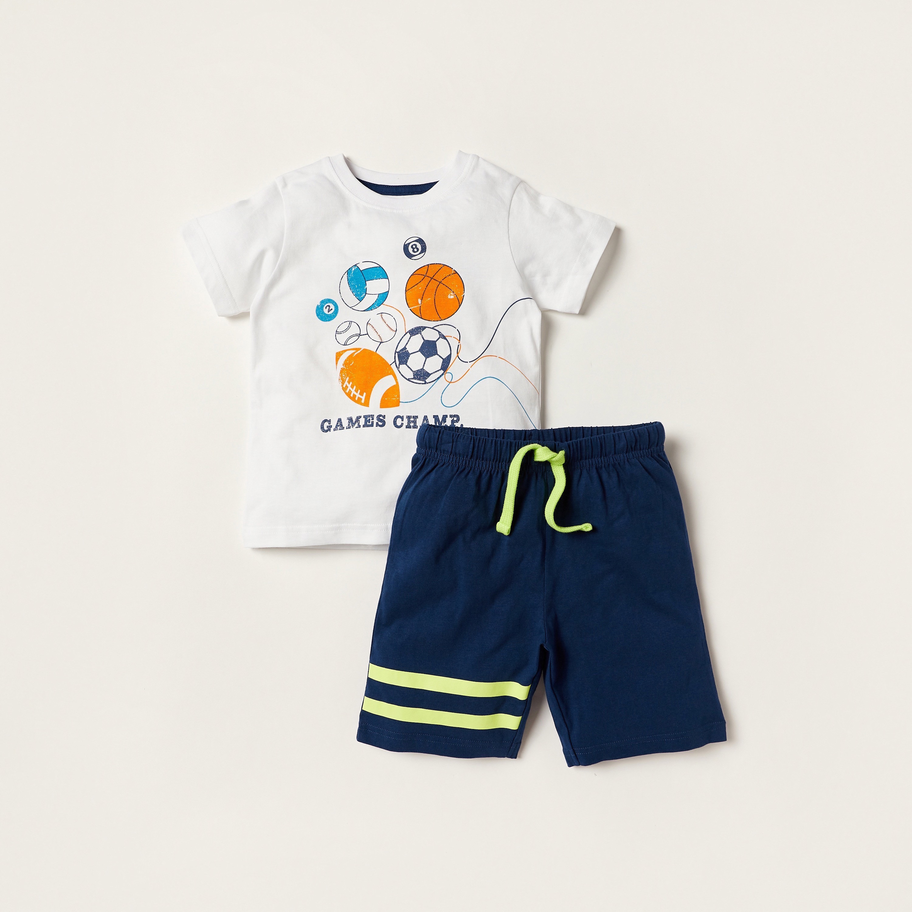 طقم شورت وتيشيرت بياقة ضيقة وطبعات من جونيورز-boys-clothing-nightwear-image-1