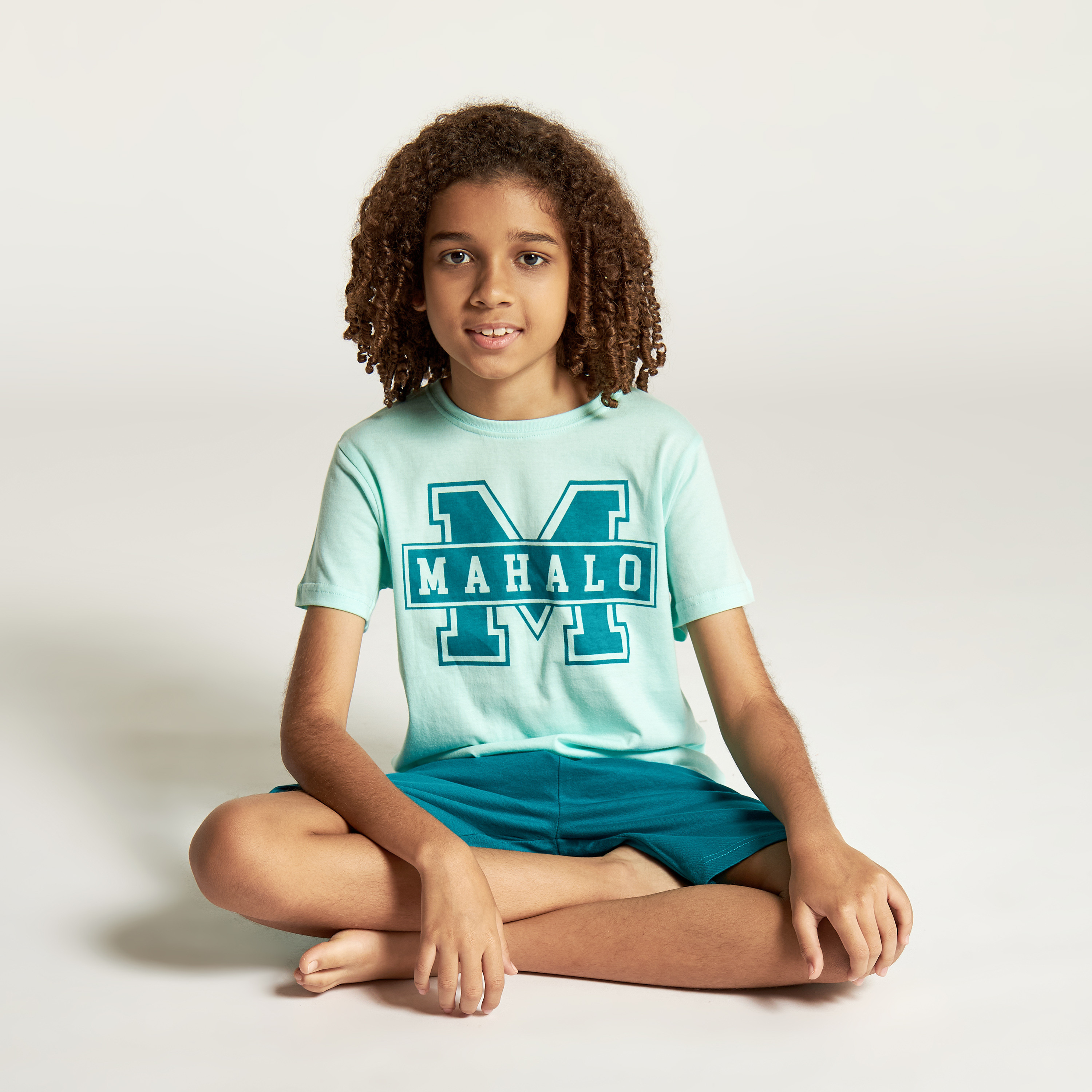 طقم شورت وتيشيرت بياقة ضيقة وطبعات من جونيورز-boys-clothing-nightwear-image-1
