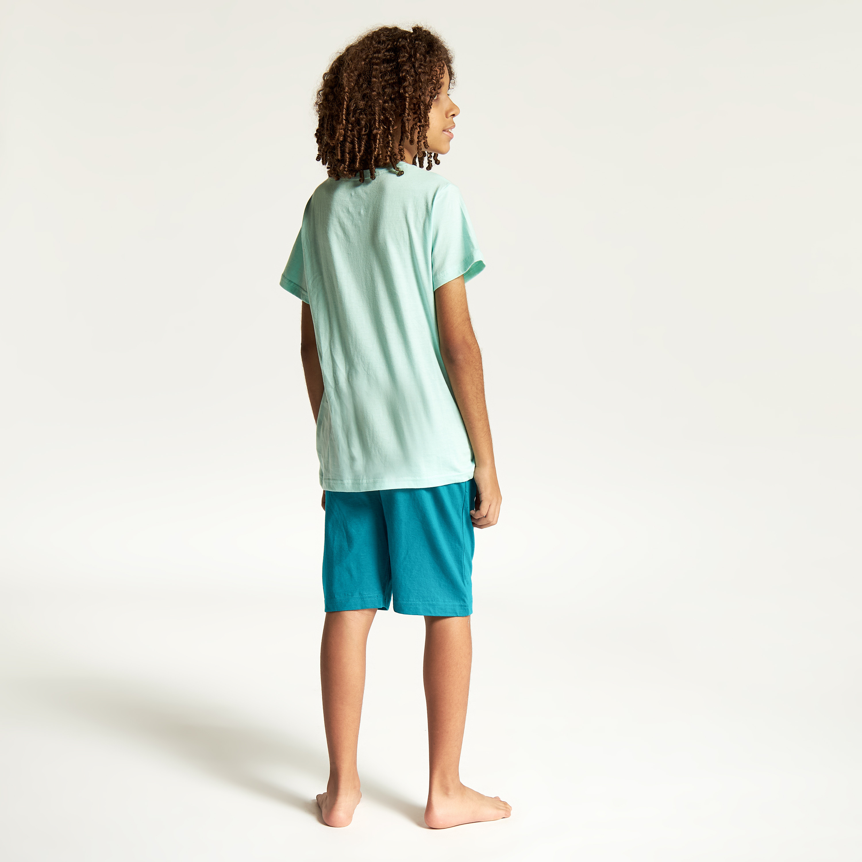 طقم شورت وتيشيرت بياقة ضيقة وطبعات من جونيورز-boys-clothing-nightwear-image-4