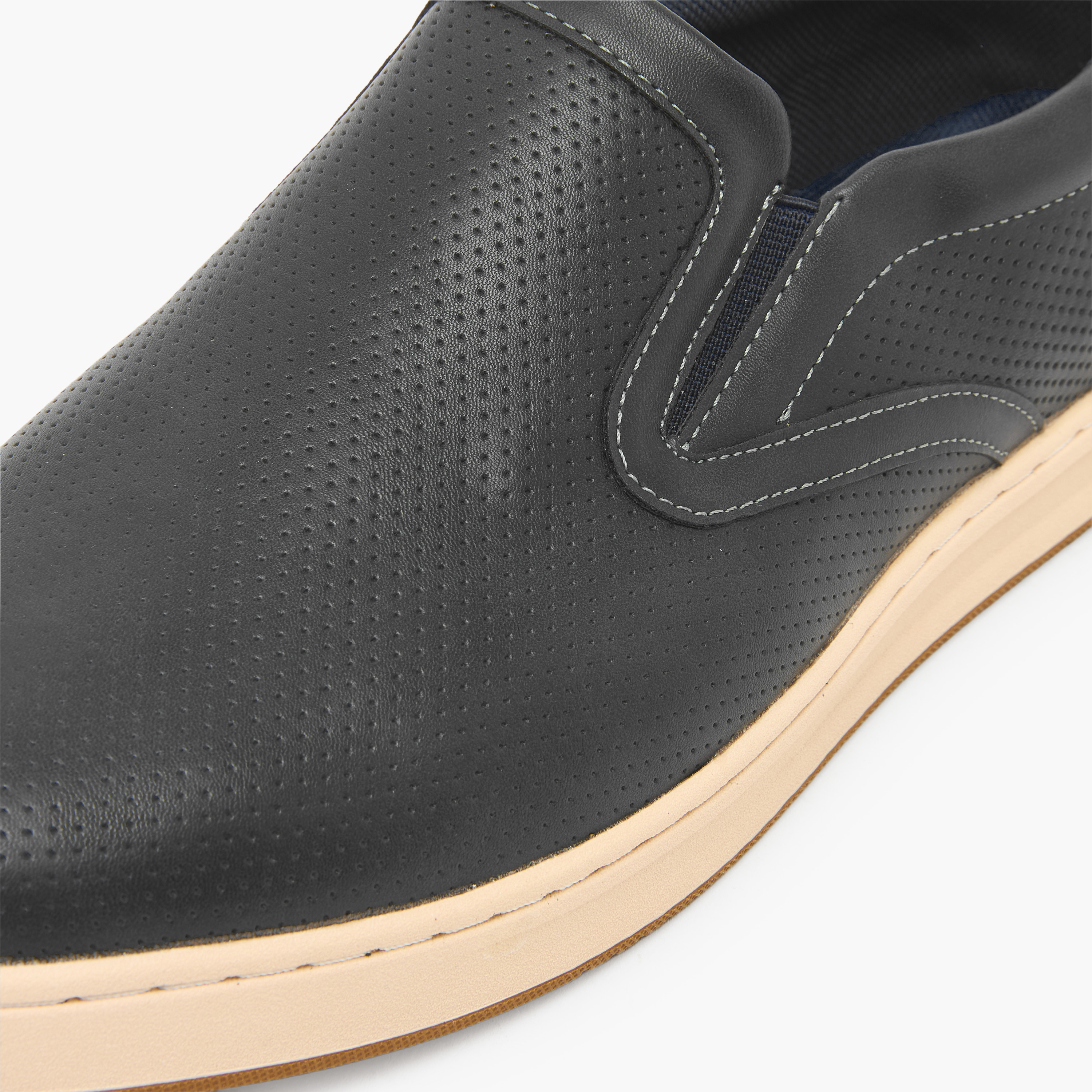 حذاء سهل الارتداء للرجال من أل بي أل من شو إكسبريس-men-shoes-loafersandmoccasins-image-4
