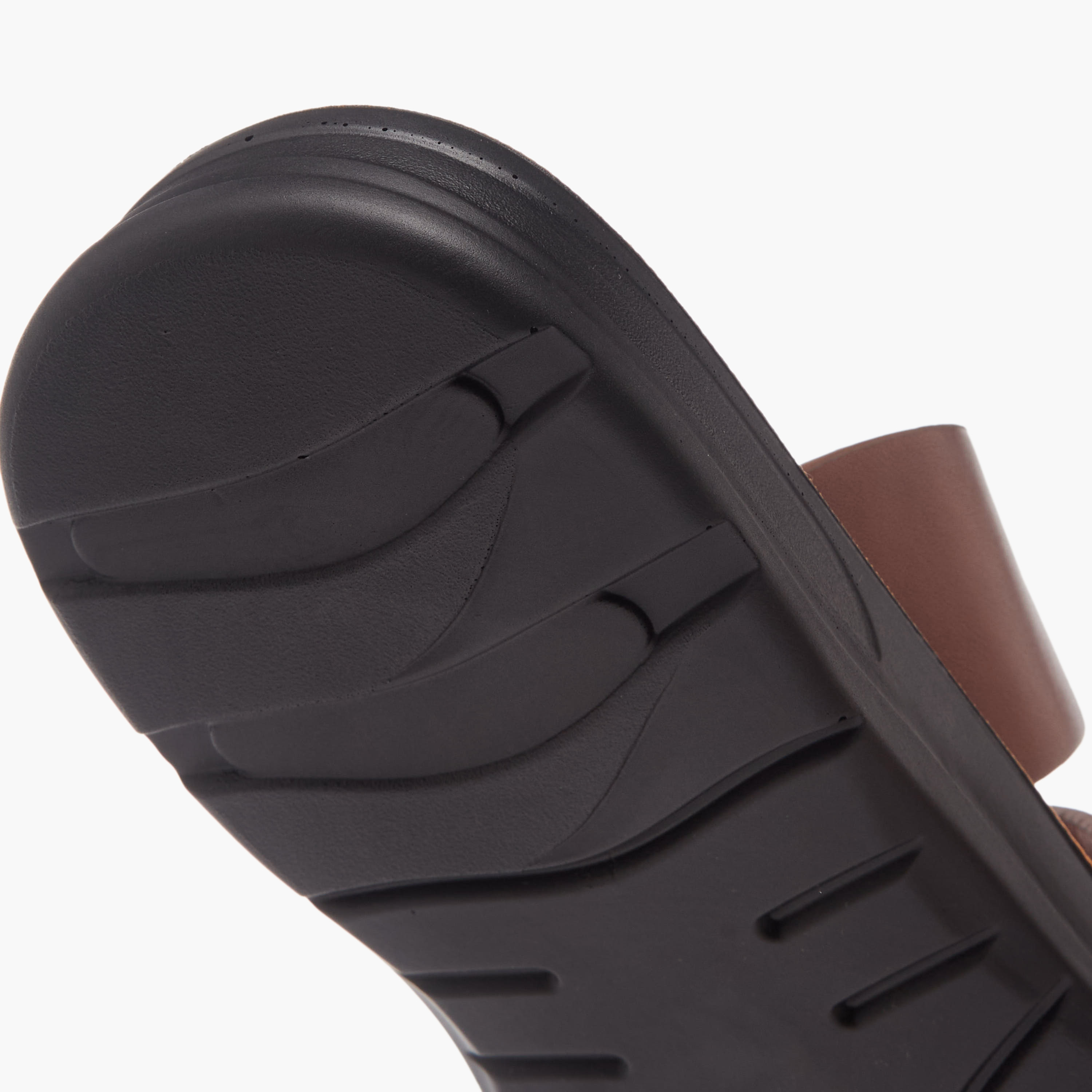 صندل عربي سهل الارتداء للرجال من أل بي أل من شو إكسبريس-men-shoes-sandals-image-6