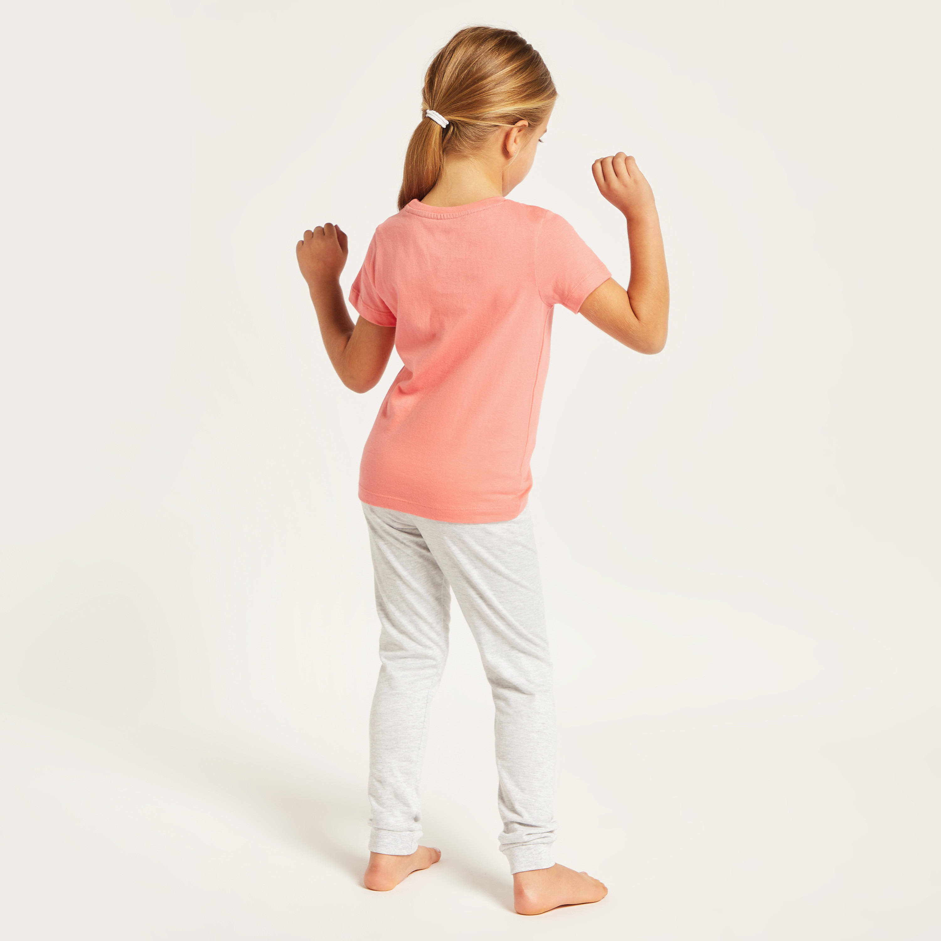 طقم بنطلون بيجاما وتيشيرت بياقة مستديرة وطبعات هالو كيتي من سانريو-girls-clothing-nightwear-image-5