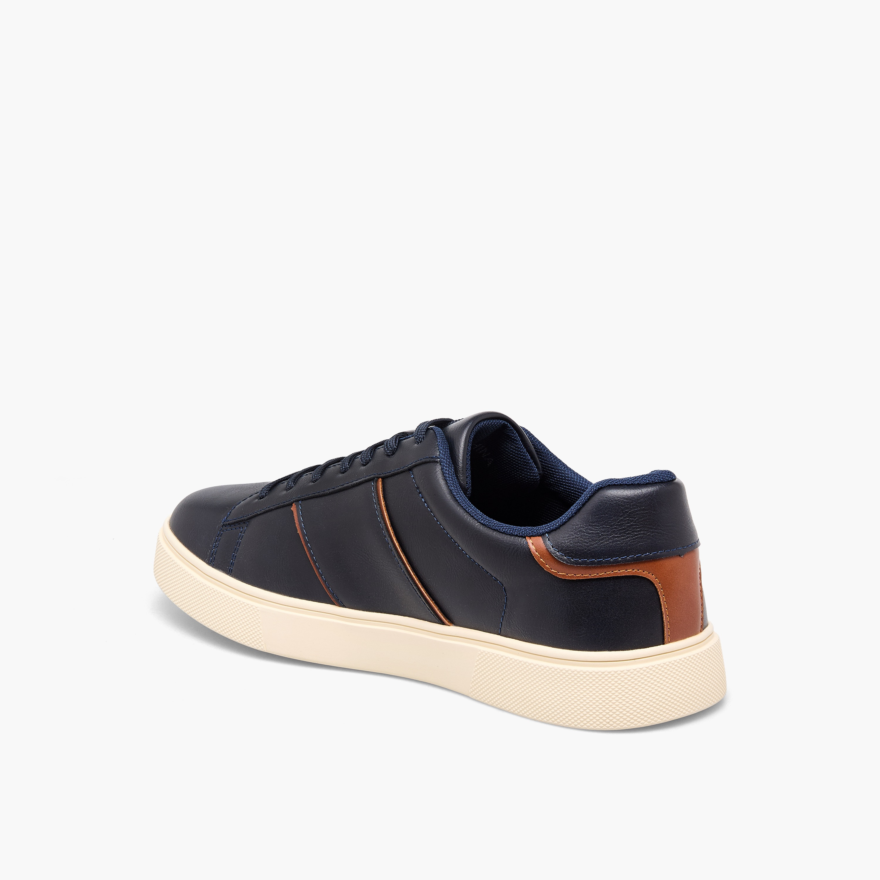 حذاء سنيكرز بطول الكاحل ورباط إغلاق للرجال من إل بي إل من شو إكسبريس-men-shoes-sneakers-image-5