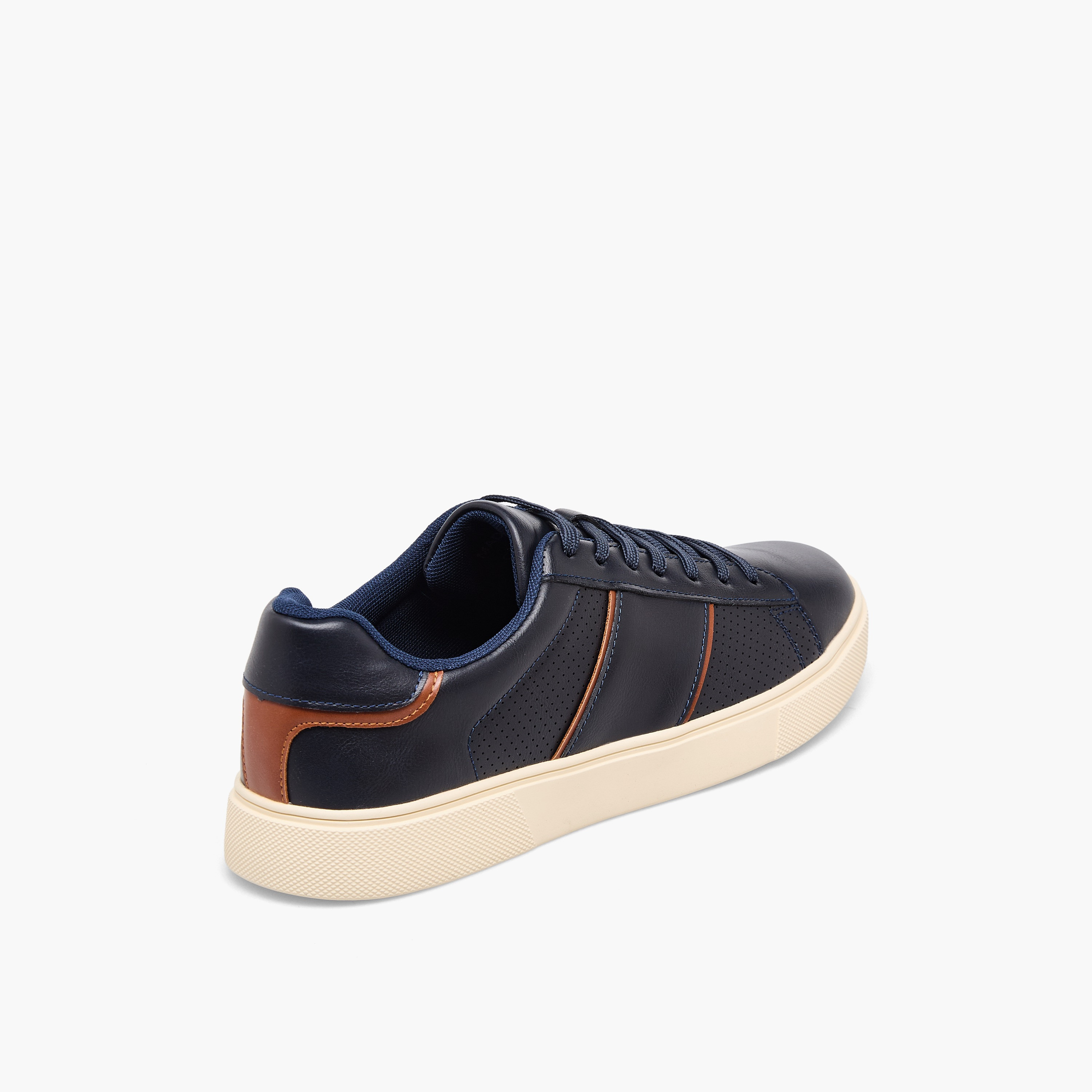 حذاء سنيكرز بطول الكاحل ورباط إغلاق للرجال من إل بي إل من شو إكسبريس-men-shoes-sneakers-image-6