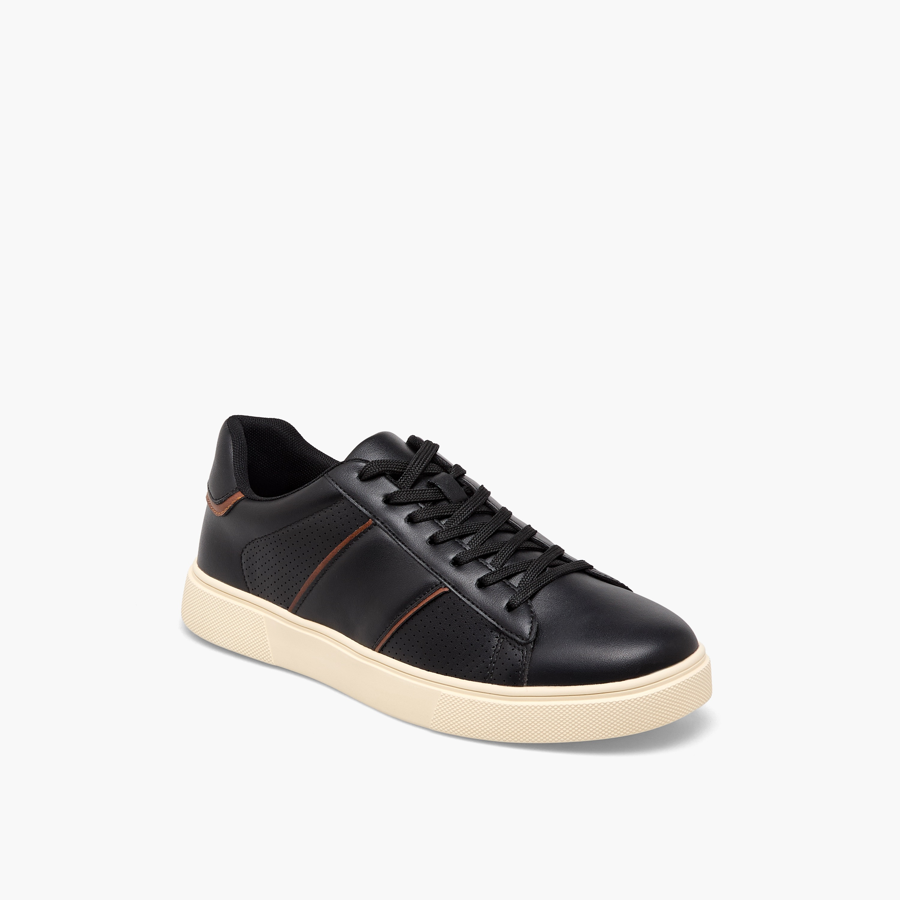 حذاء سنيكرز بطول الكاحل ورباط إغلاق للرجال من إل بي إل من شو إكسبريس-men-shoes-sneakers-image-2