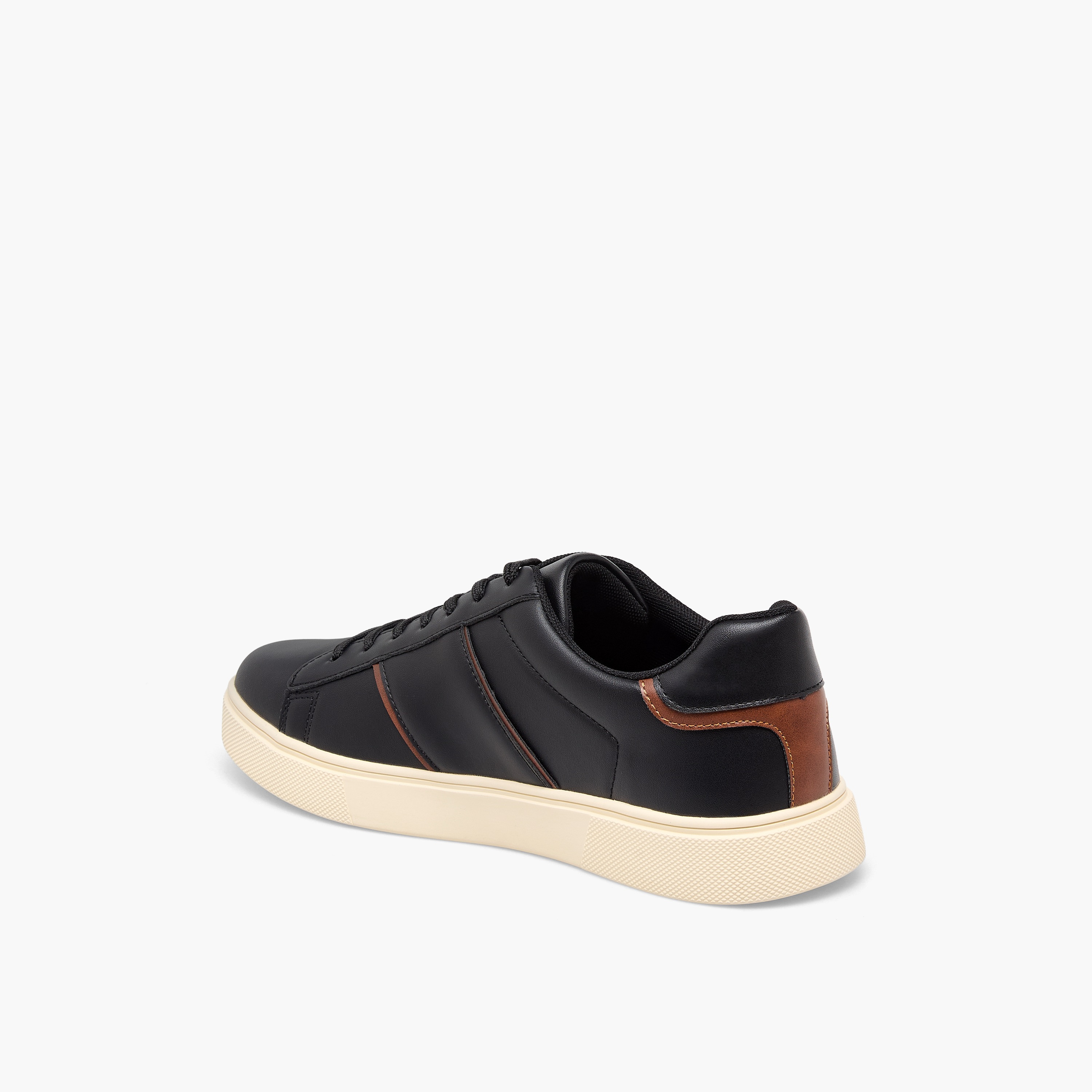 حذاء سنيكرز بطول الكاحل ورباط إغلاق للرجال من إل بي إل من شو إكسبريس-men-shoes-sneakers-image-5