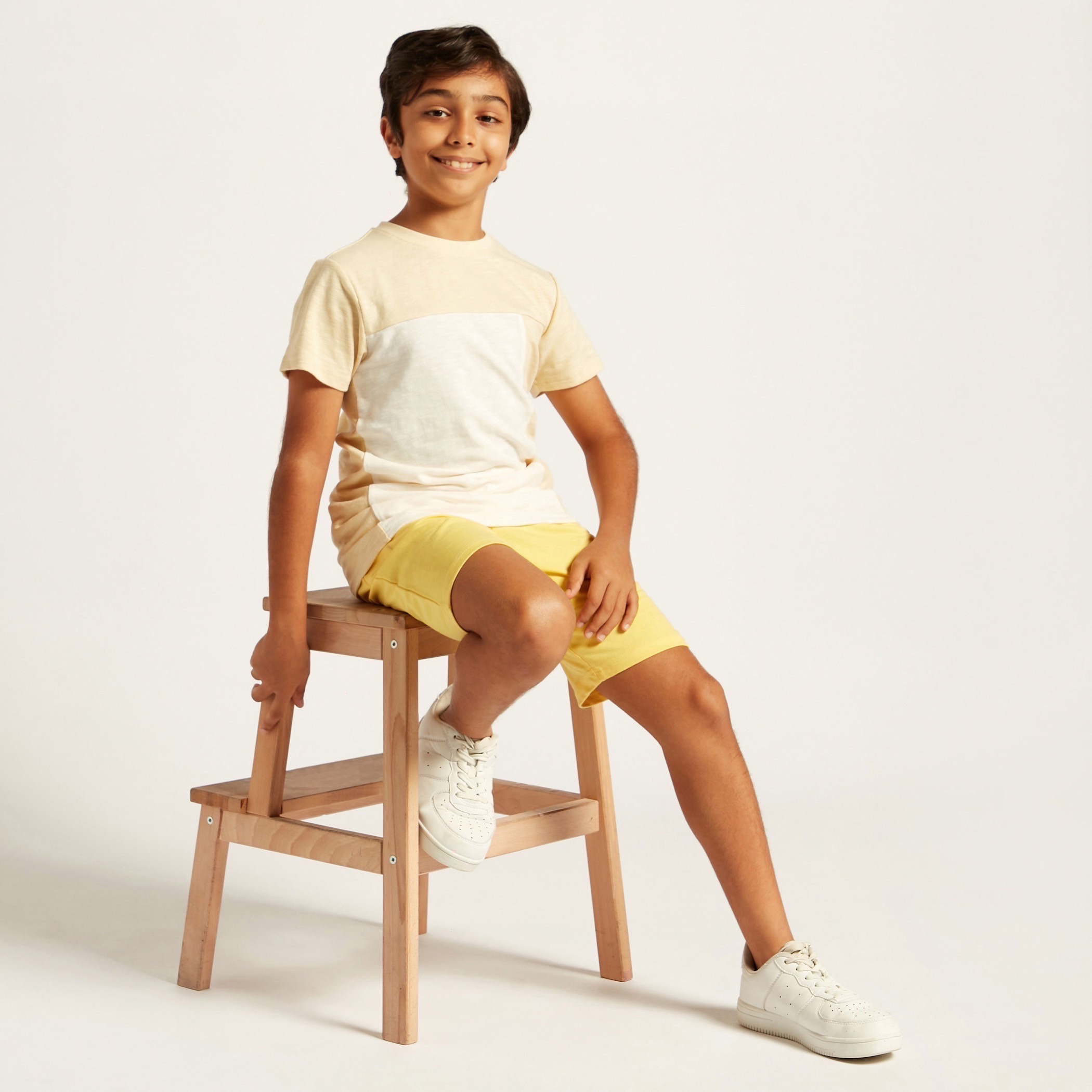 Juniors Solid Shorts with Elasticated Waistband and Pockets-boys-clothing-bottoms-shorts-image-1