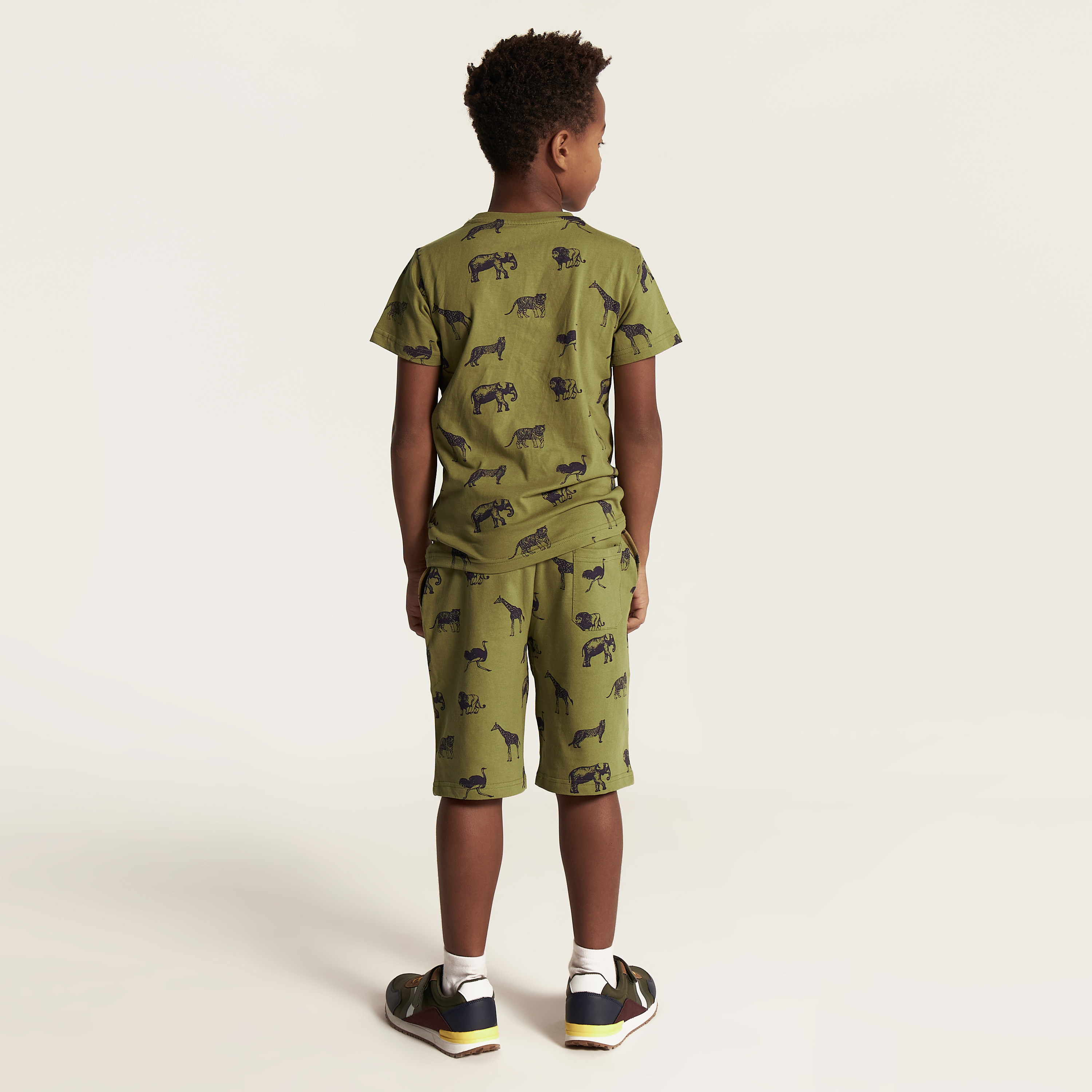 طقم تيشيرت وشورت 3 قطع من جونيورز-boys-clothing-setsandcoords-image-5