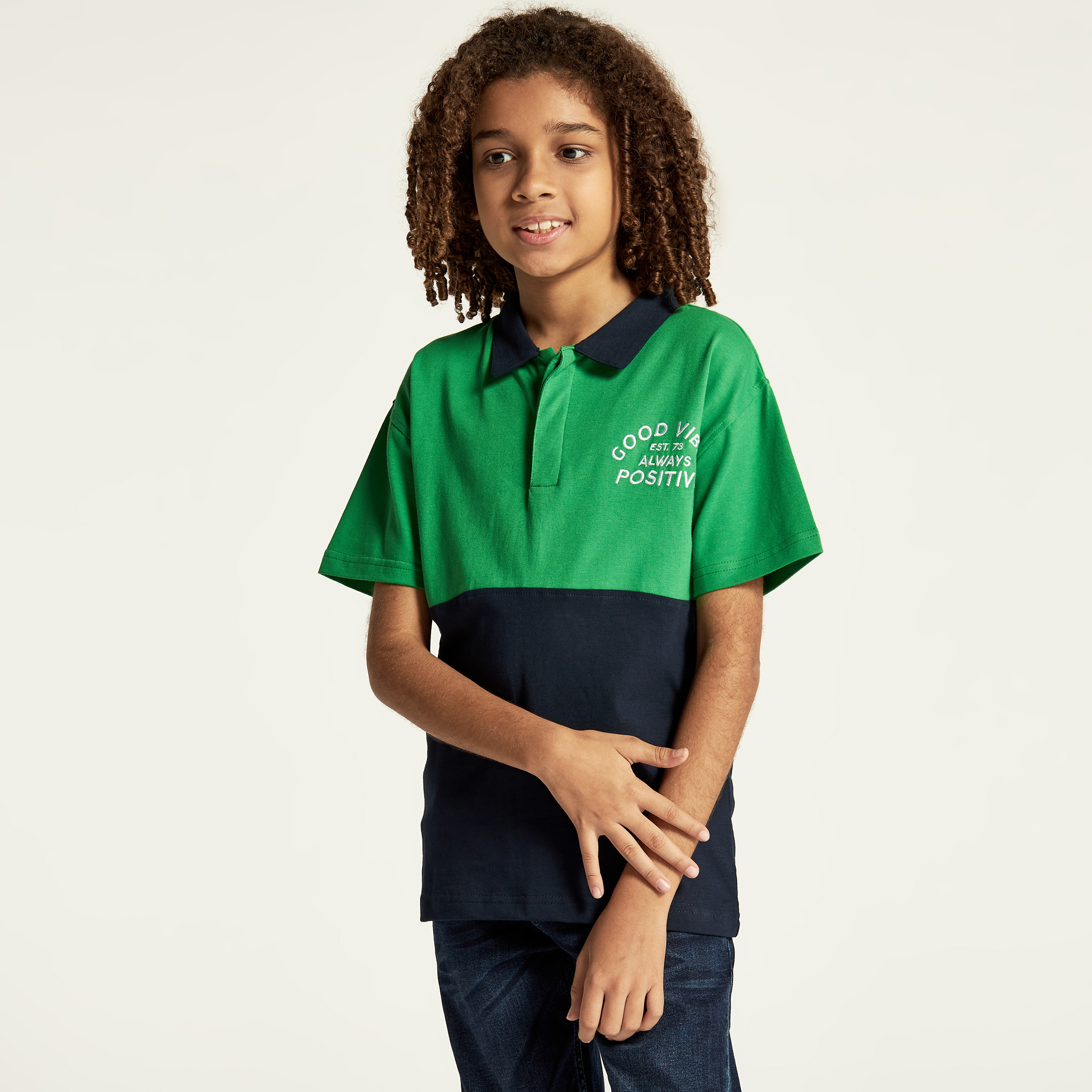 تيشيرت بولو بقوالب ملونة وأكمام قصيرة من جونيورز-boys-clothing-tshirtsandpolos-image-1