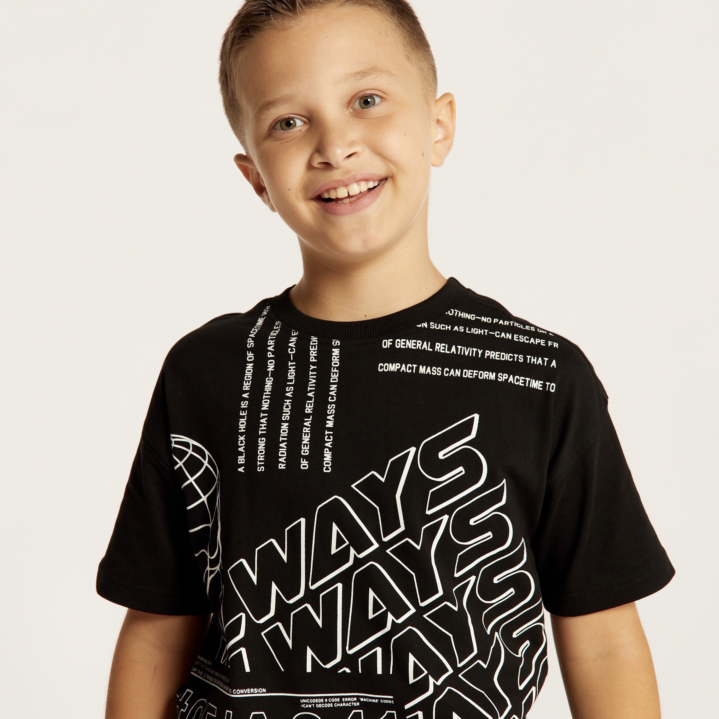 تيشيرت بياقة ضيقة وأكمام قصيرة وطبعات من جونيورز-boys-clothing-tshirtsandpolos-image-3