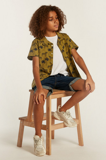 Juniors Printed Shirt with Short Sleeves and Button Closure