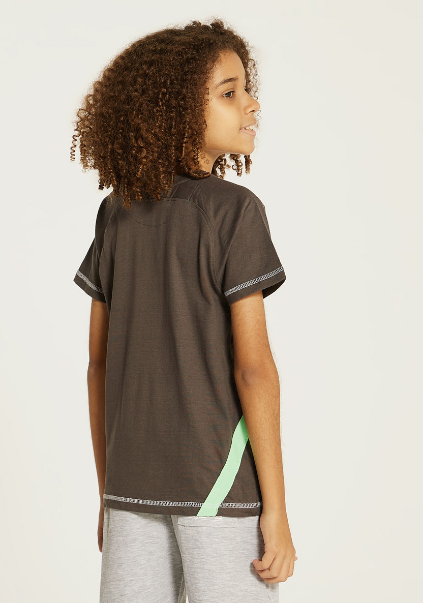 XYZ Logo Print Crew Neck T-shirt with Short Sleeves-Tops-image-3
