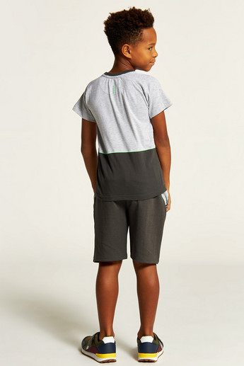 XYZ Panelled T-shirt and Mid-Rise Shorts Set