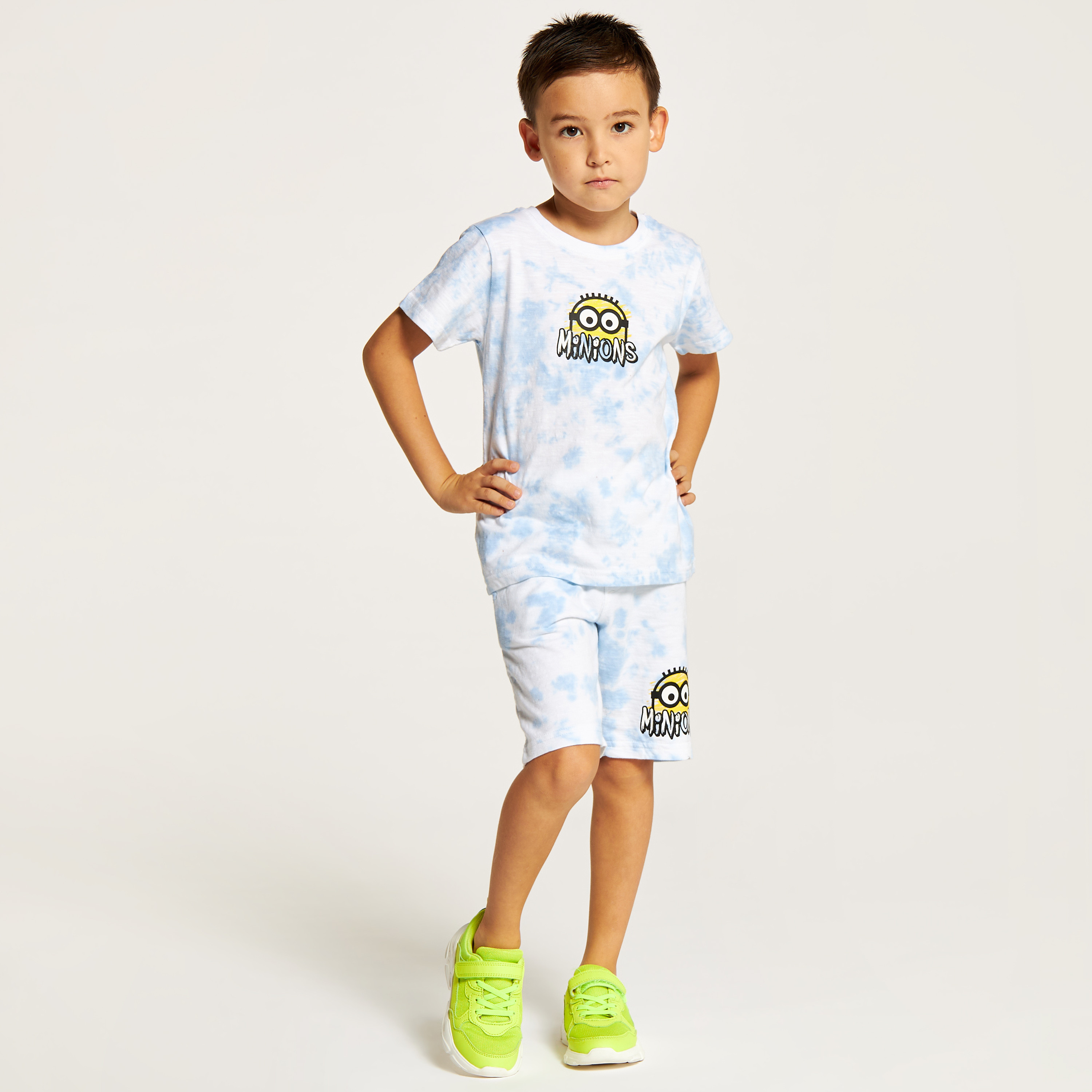 طقم شورت بطبعات وتيشيرت مصبوغ بطبعات مينيون-boys-clothing-setsandcoords-image-2