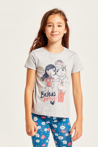 Juniors Graphic Print T-shirt with Short Sleeves and Round Neck