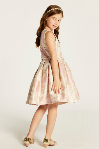 Juniors Floral Print A-line Sleeveless Dress with Round Neck and Pleated Detail