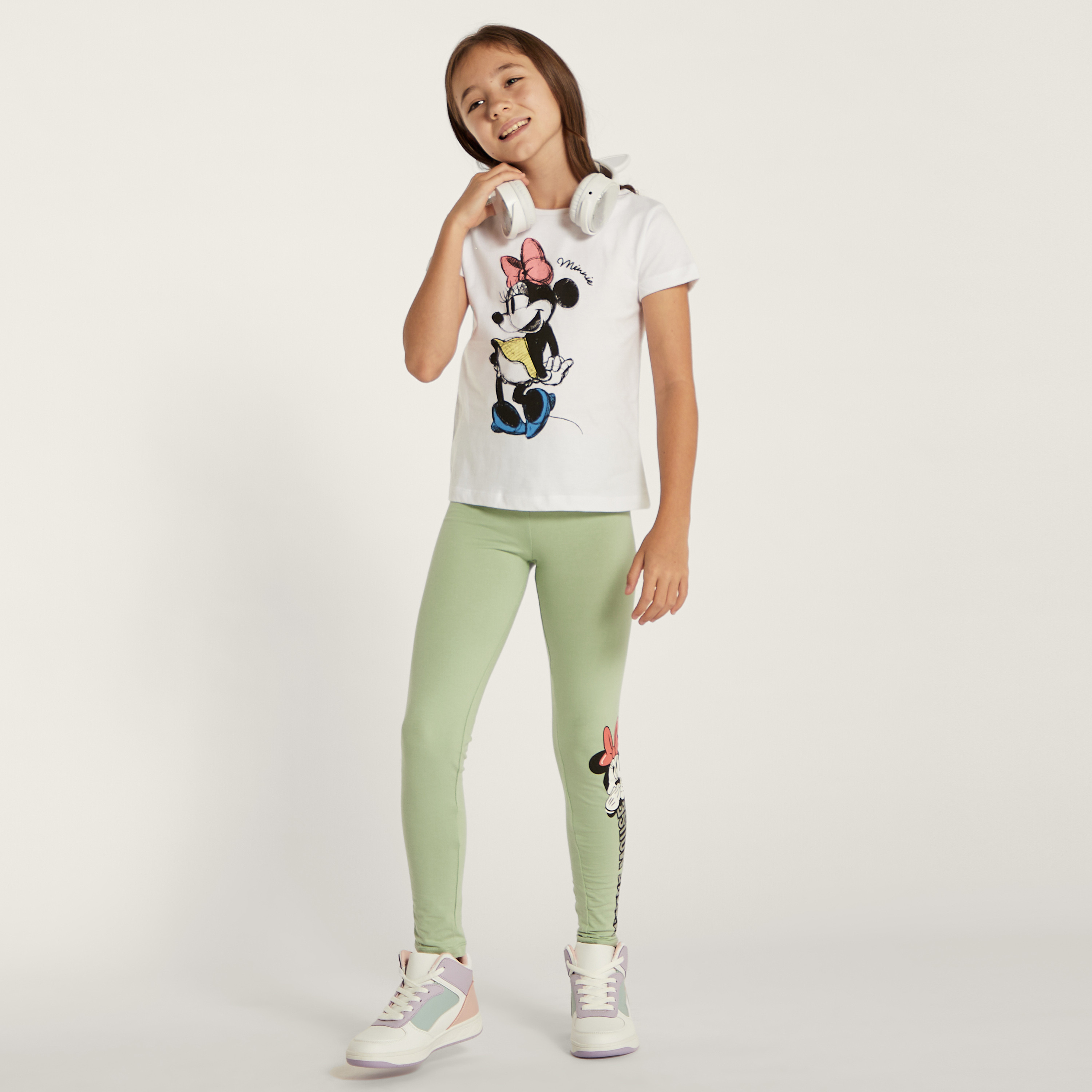 تيشيرت بياقة ضيّقة وأكمام قصيرة وطبعات ميني ماوس-girls-clothing-schoolwear-tshirts-image-1