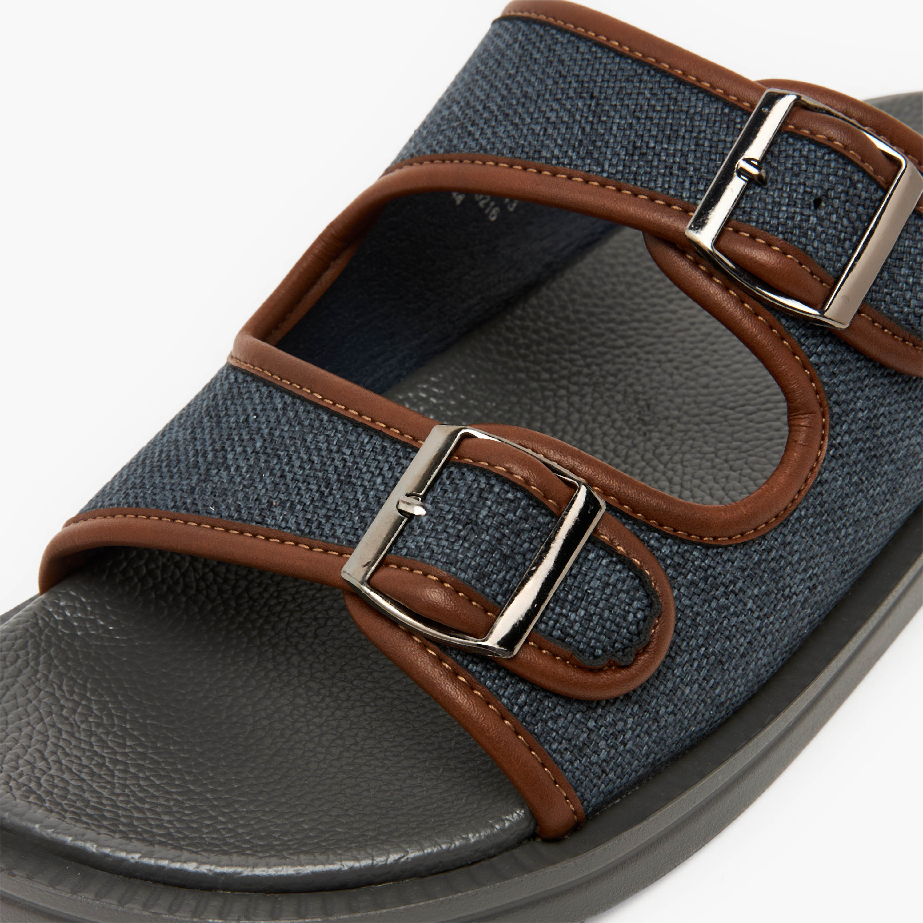 صندل مريح سهل الارتداء للرجال من أل بي أل من شو إكسبريس-men-shoes-sandals-image-4
