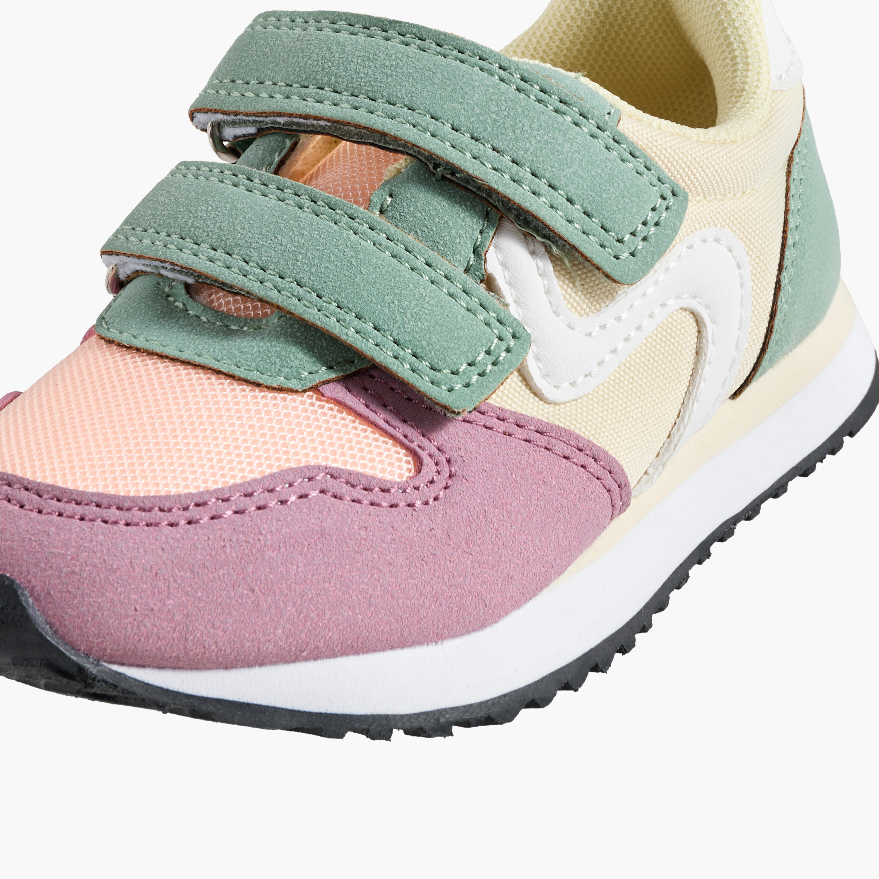 حذاء سنيكرز بشريط إغلاق لاصق للبنات من جونيورز-girls-shoes-sneakers-image-4