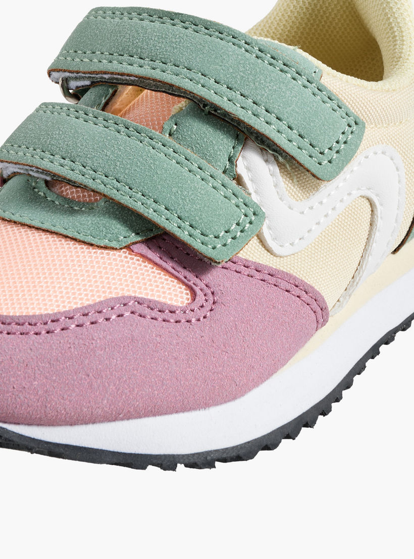 حذاء سنيكرز بشريط إغلاق لاصق للبنات من جونيورز-girls-shoes-sneakers-image-4