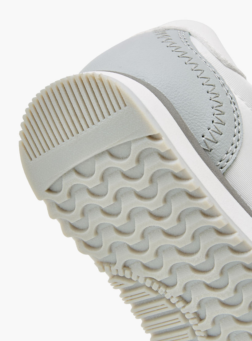 حذاء سنيكرز بشريط إغلاق لاصق للأولاد من جونيورز-boys-shoes-sneakers-image-5