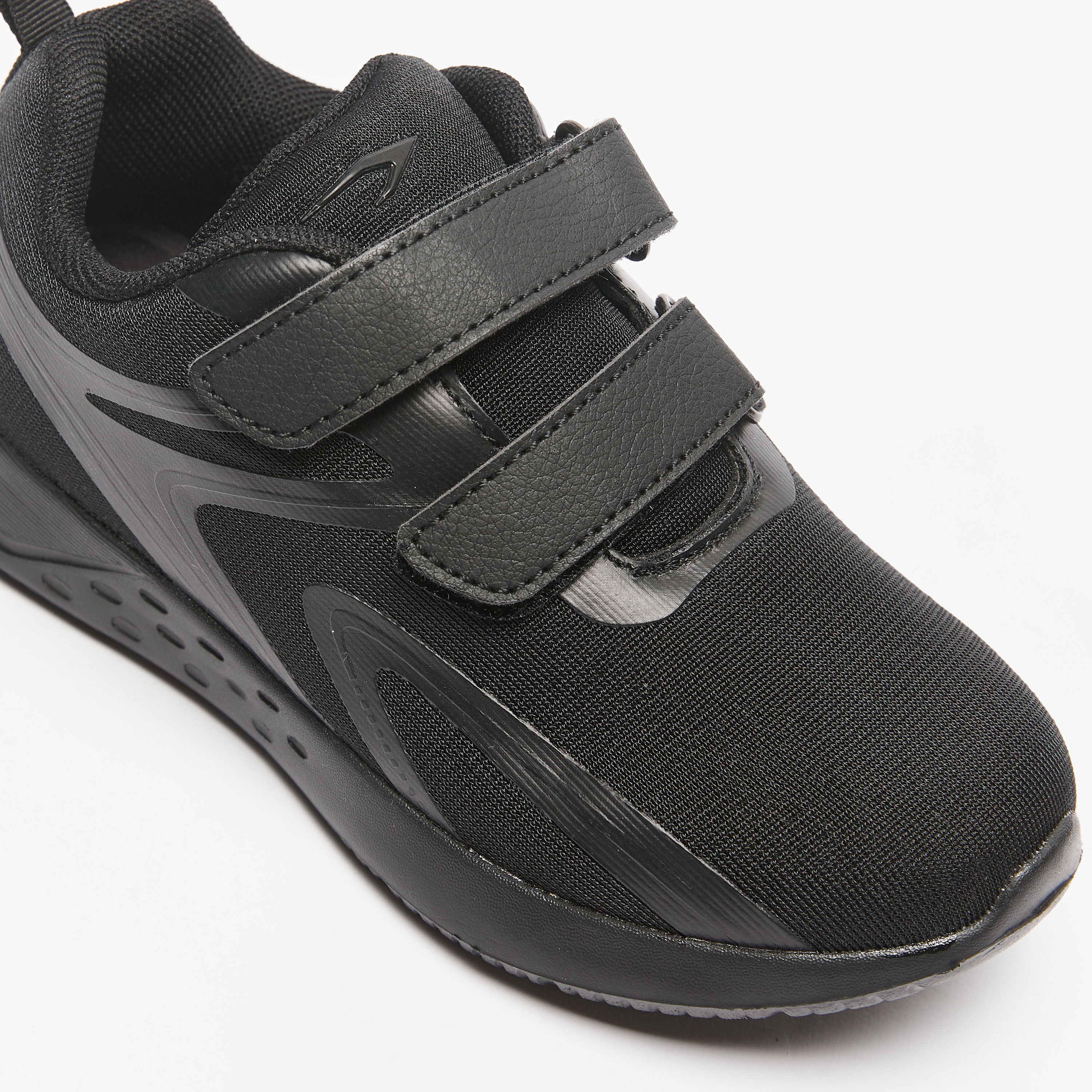 حذاء سنيكرز بطول الكاحل ونعل مبطّن وشريط إغلاق للأطفال من داش-boys-shoes-schoolshoes-image-5