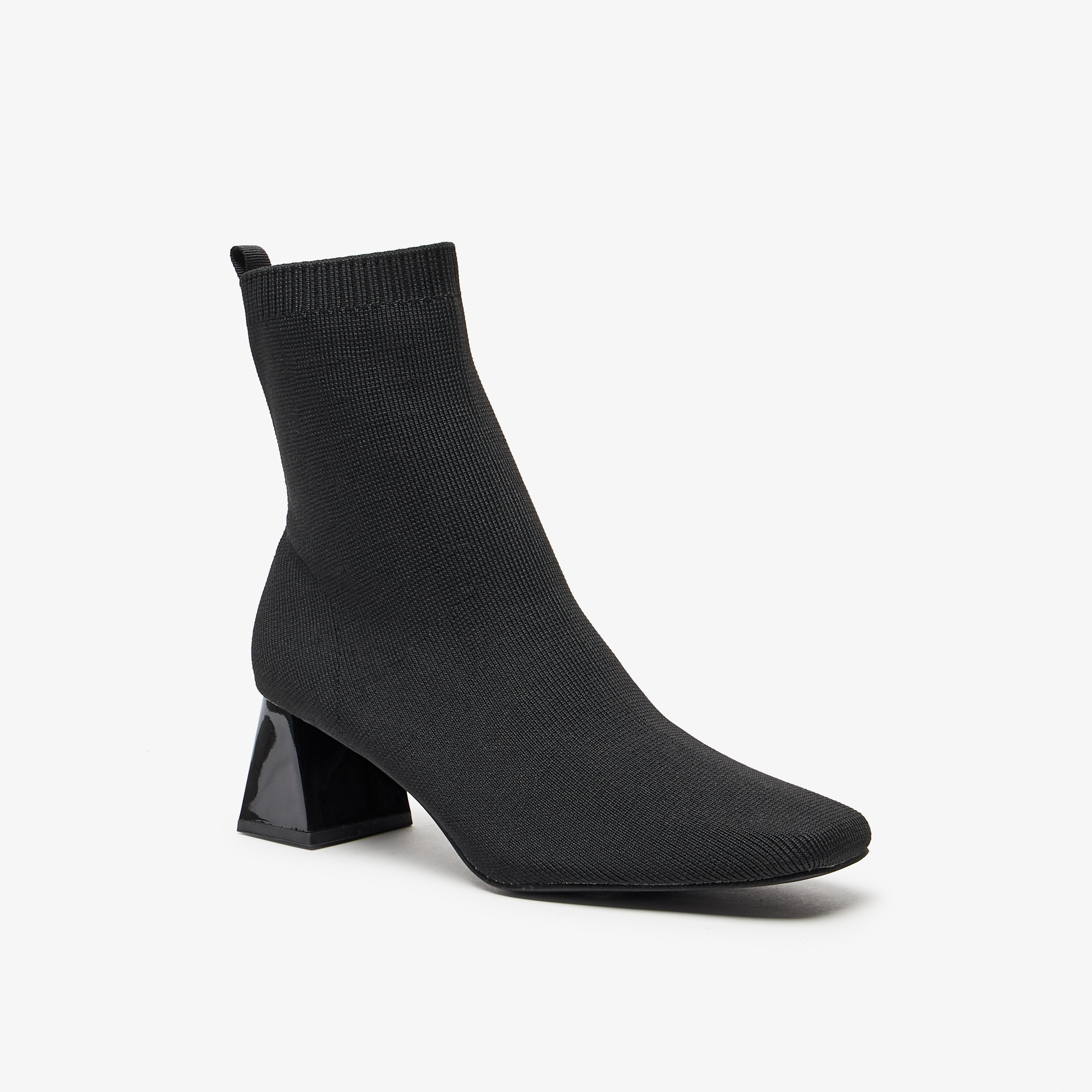 بوت سادة سهل الارتداء بارز الملمس بطول الكاحل وكعب سميك للنساء من سيليست-women-shoes-boots-image-1