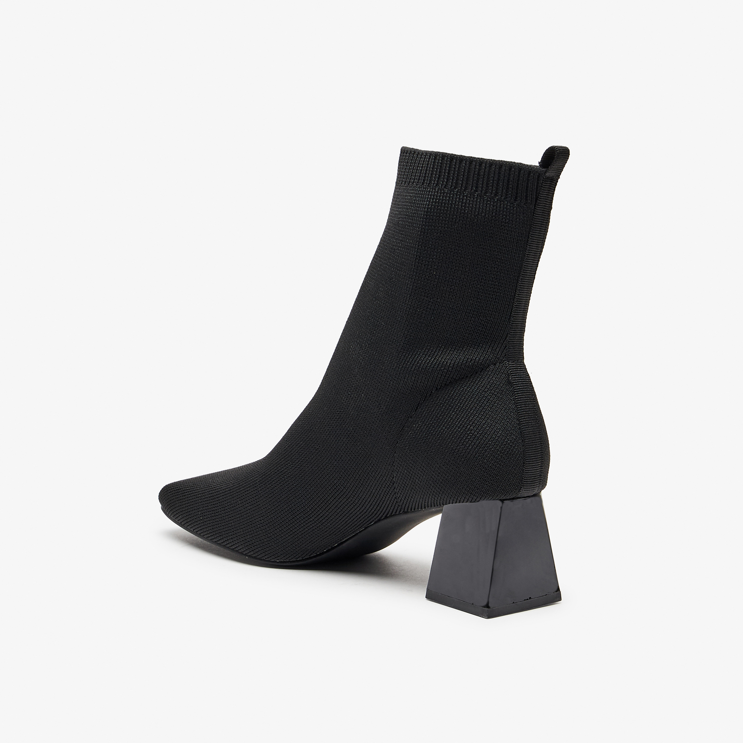 بوت سادة سهل الارتداء بارز الملمس بطول الكاحل وكعب سميك للنساء من سيليست-women-shoes-boots-image-3