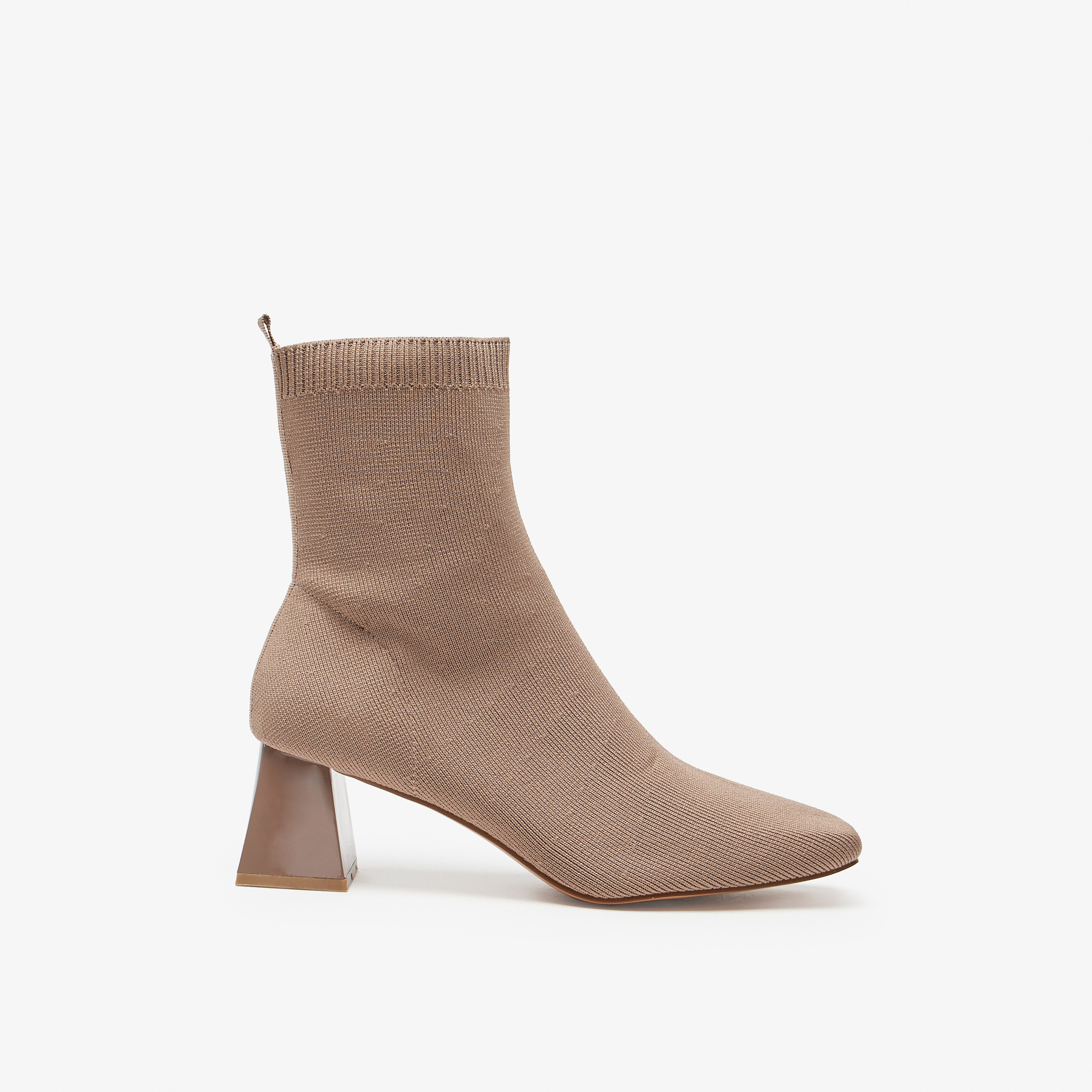 بوت سادة سهل الارتداء بارز الملمس بطول الكاحل وكعب سميك للنساء من سيليست-women-shoes-boots-image-7