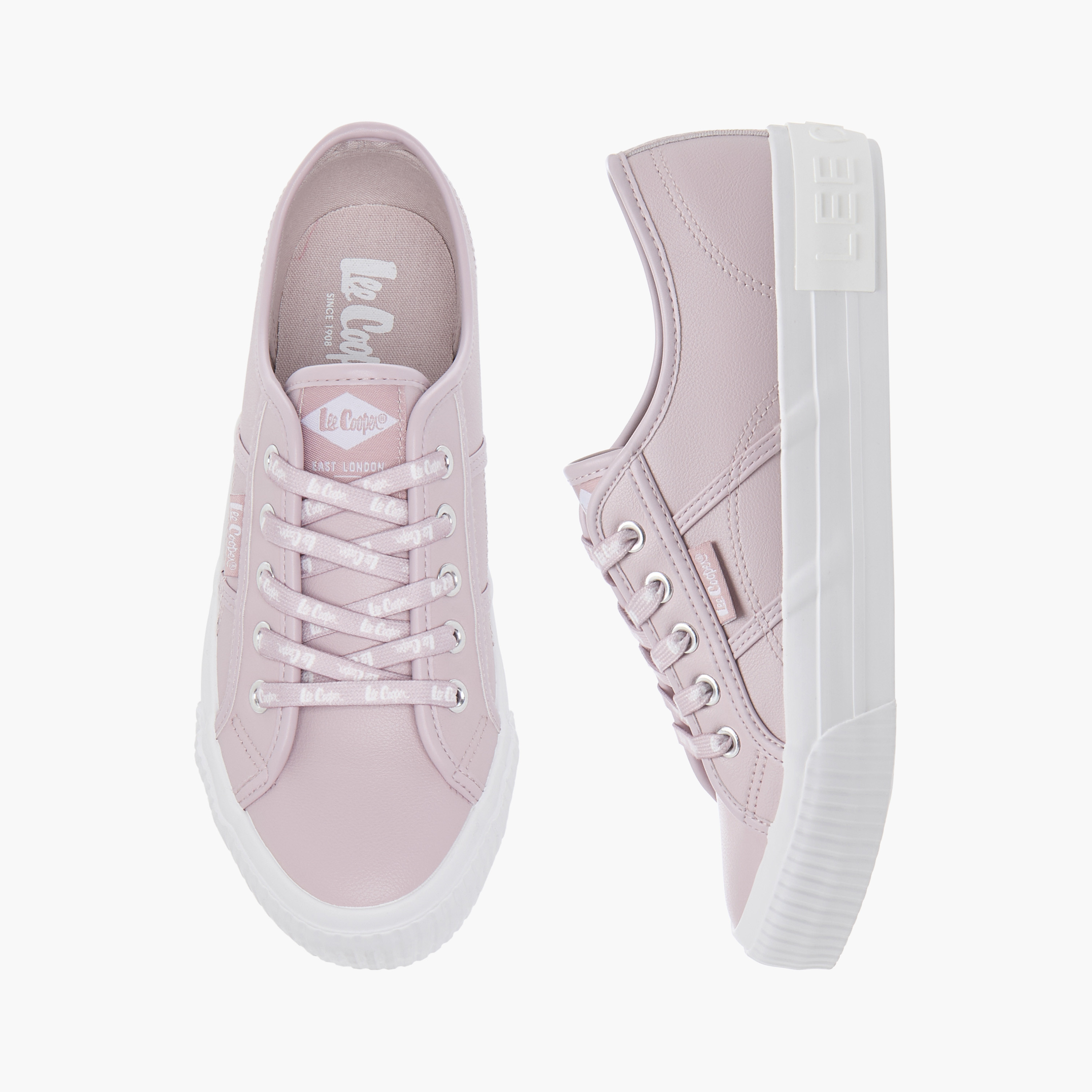 حذاء سنيكرز بنقوش شعار ورباط إغلاق للنساء من لي كوبر-women-shoes-sneakers-image-1