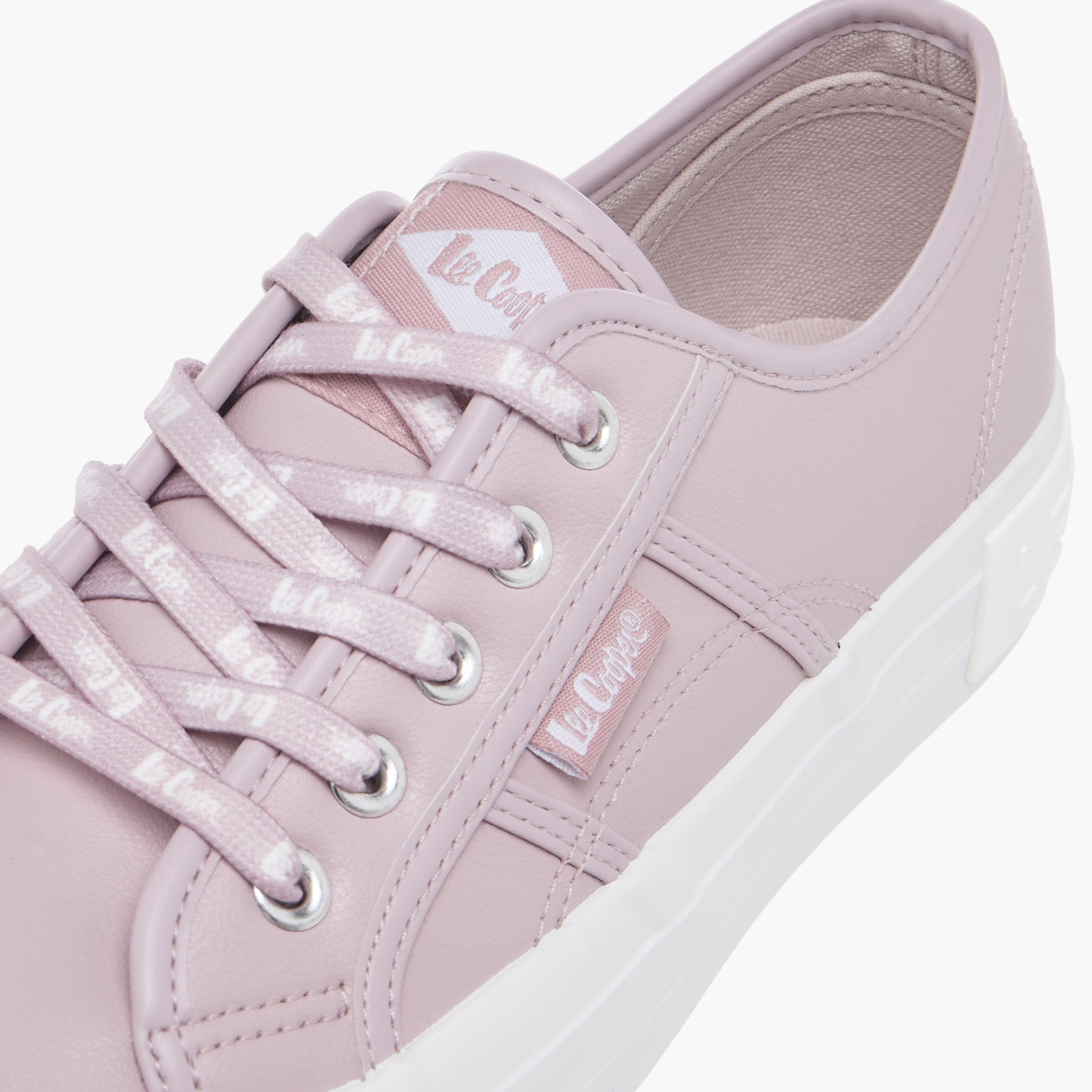 حذاء سنيكرز بنقوش شعار ورباط إغلاق للنساء من لي كوبر-women-shoes-sneakers-image-4