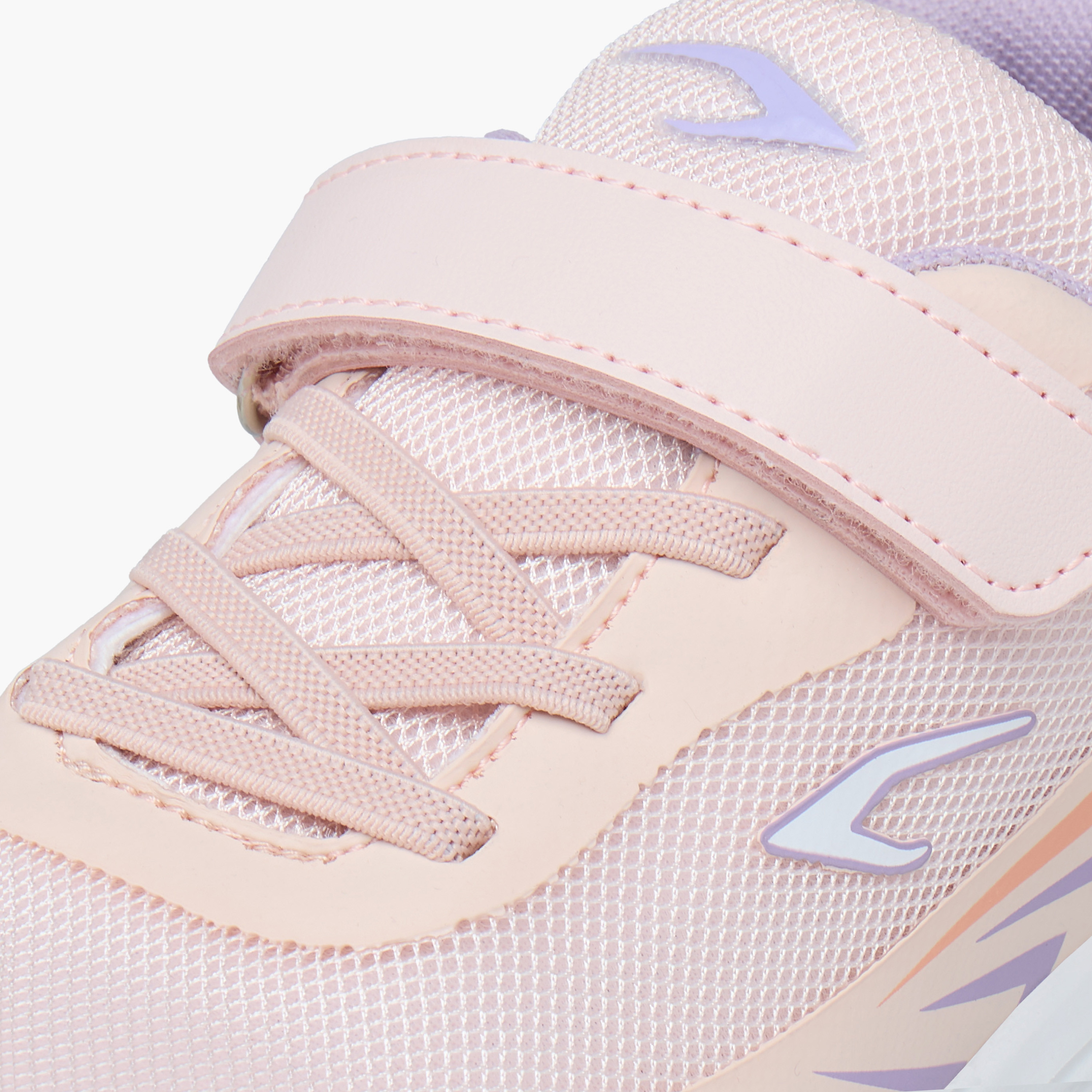 حذاء رياضي خفيف الوزن بشريط إغلاق لاصق وطبعات من داش-girls-shoes-sneakers-image-4