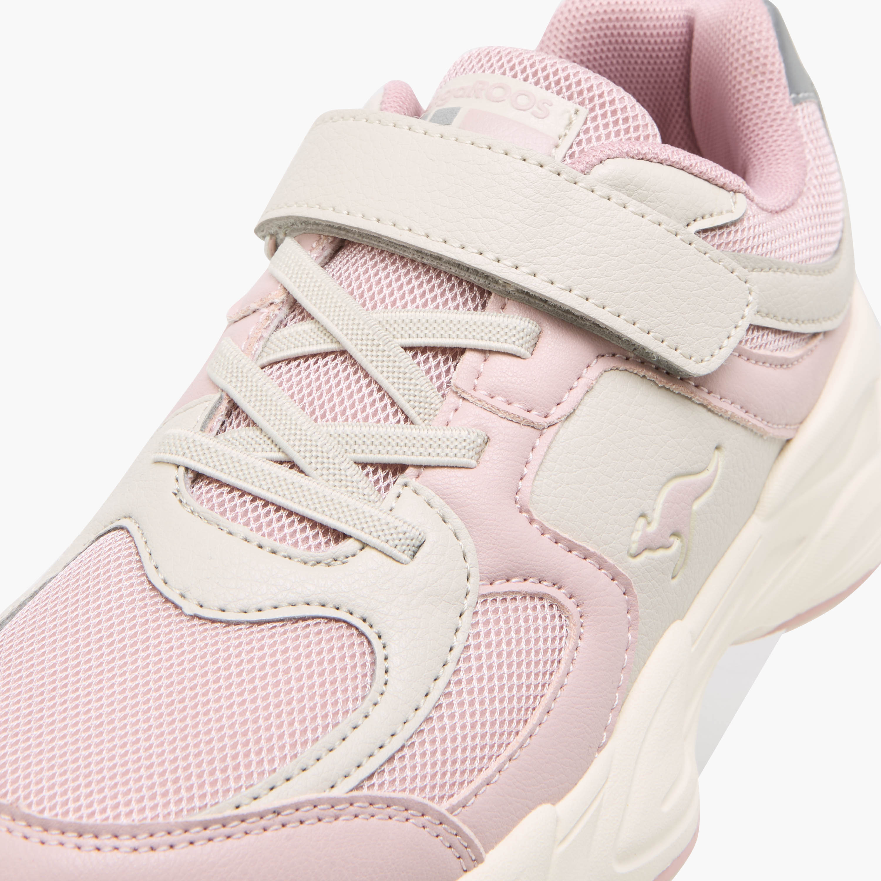 حذاء سنيكرز بشريط إغلاق لاصق للبنات من كانجاروز-girls-shoes-sneakers-image-4