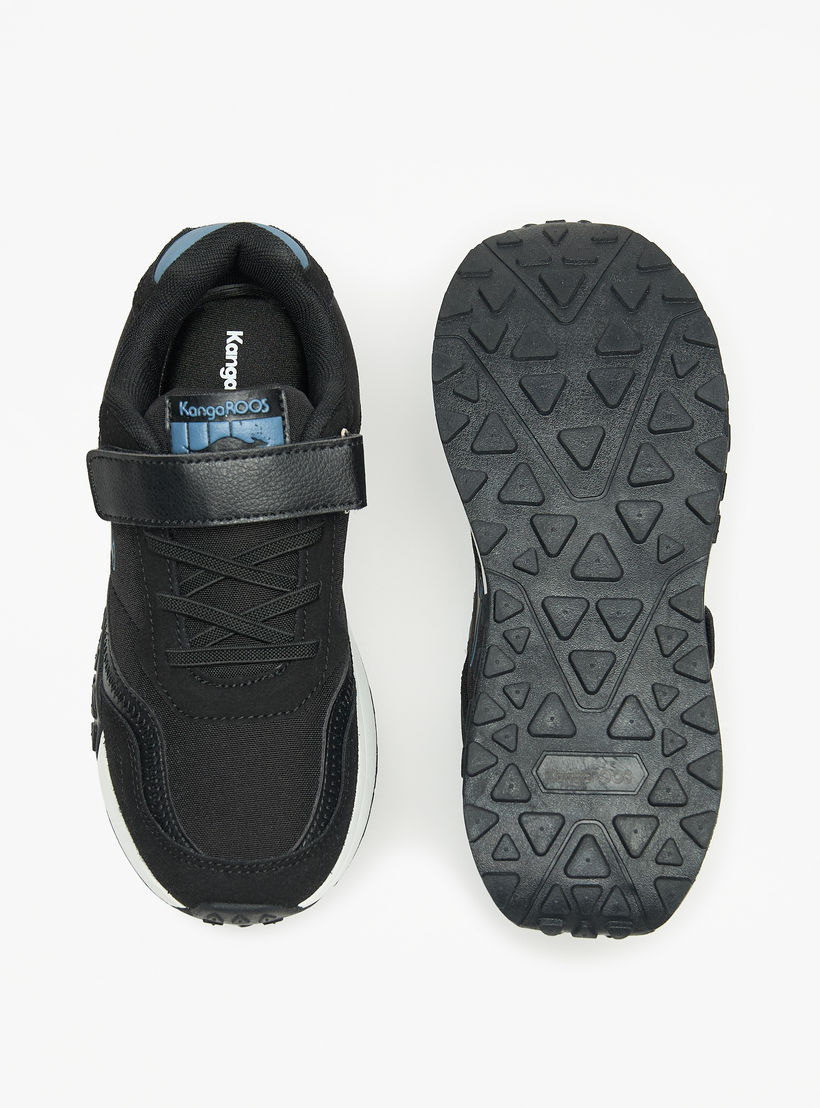 حذاء مشي بشريط إغلاق لاصق وشعار منقوش للأولاد من كانجاروز-sports-boys-shoes-image-4