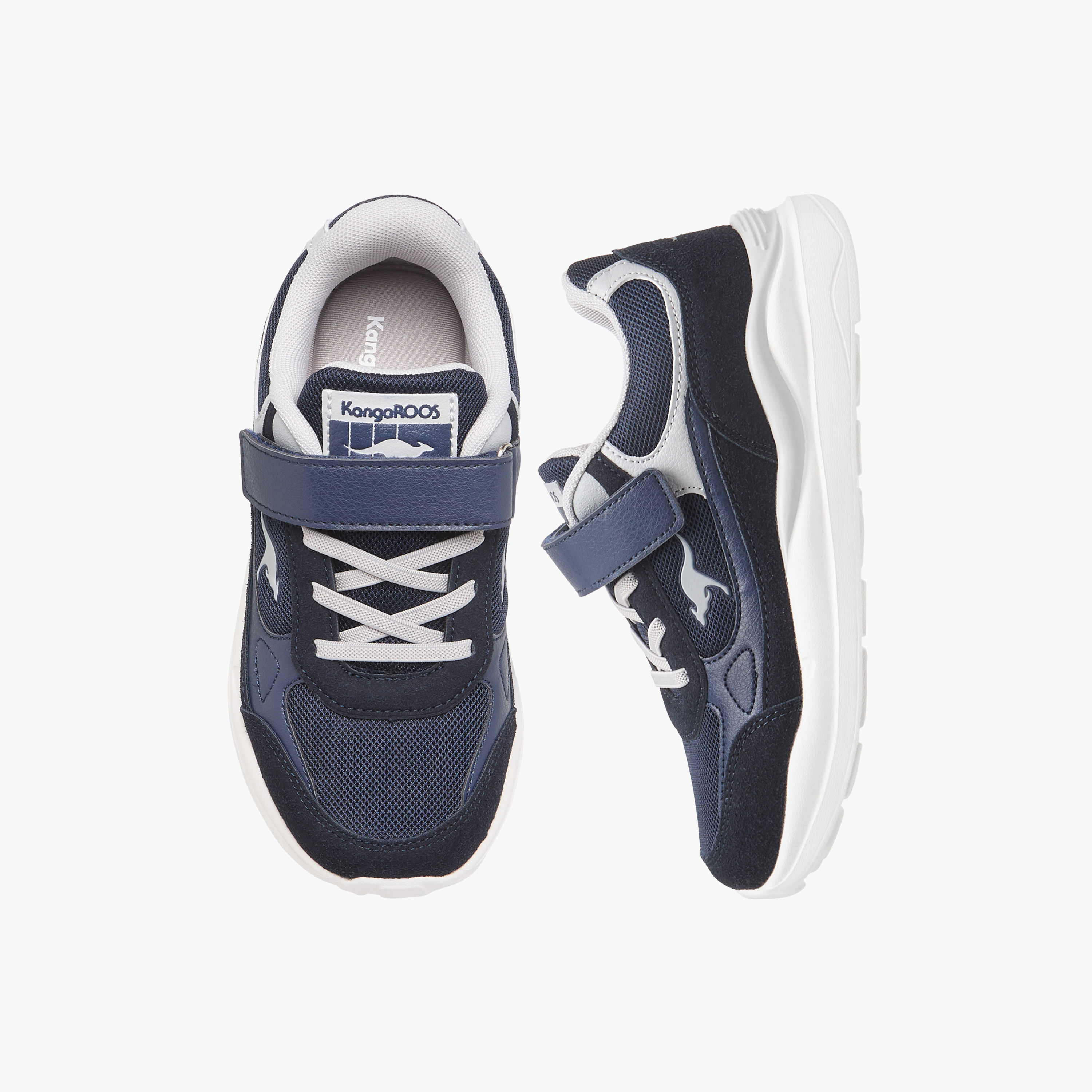 حذاء رياضي بشريط إغلاق لاصق وتفاصيل شعار للبنات من كانجاروس-girls-shoes-sneakers-image-1