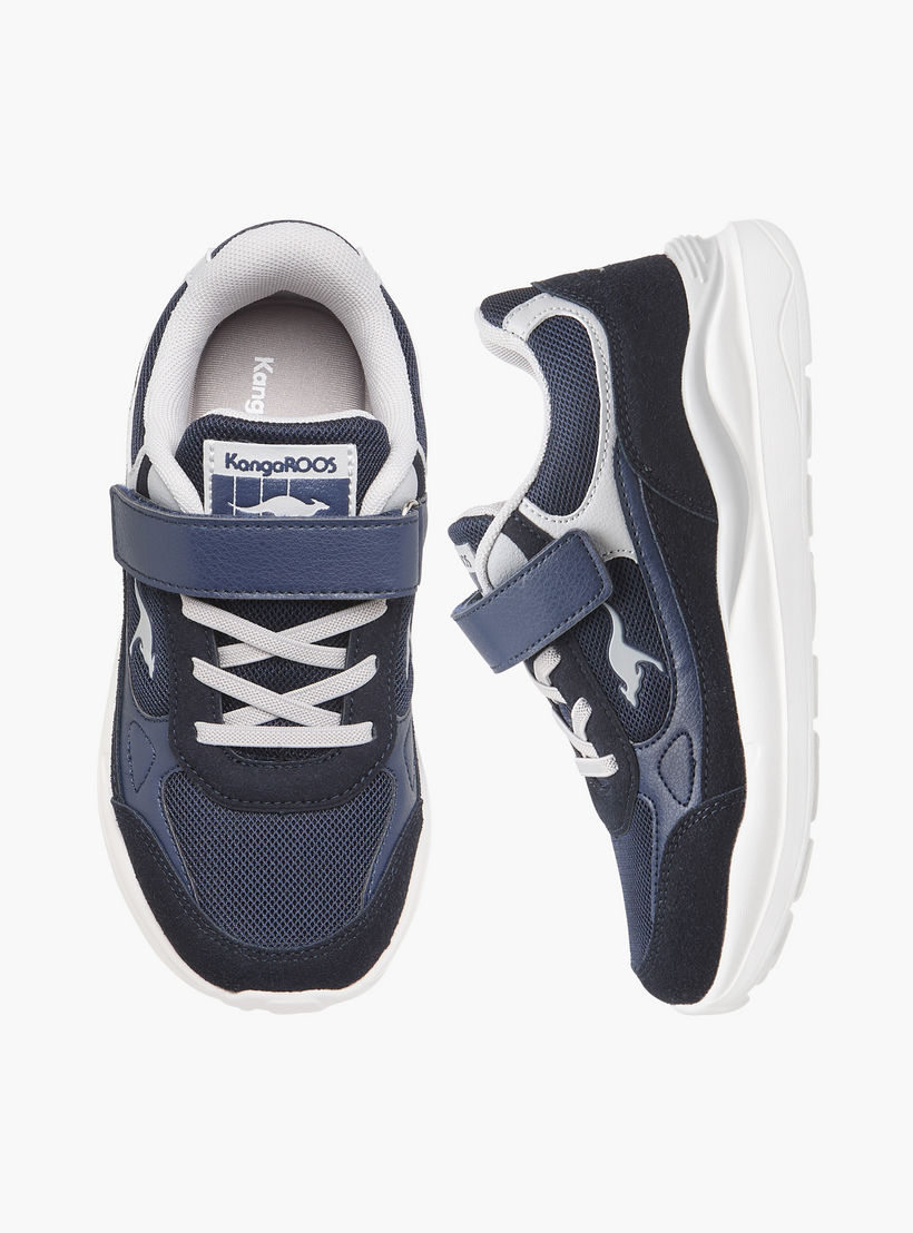 حذاء رياضي بشريط إغلاق لاصق وتفاصيل شعار للبنات من كانجاروس-girls-shoes-sneakers-image-1