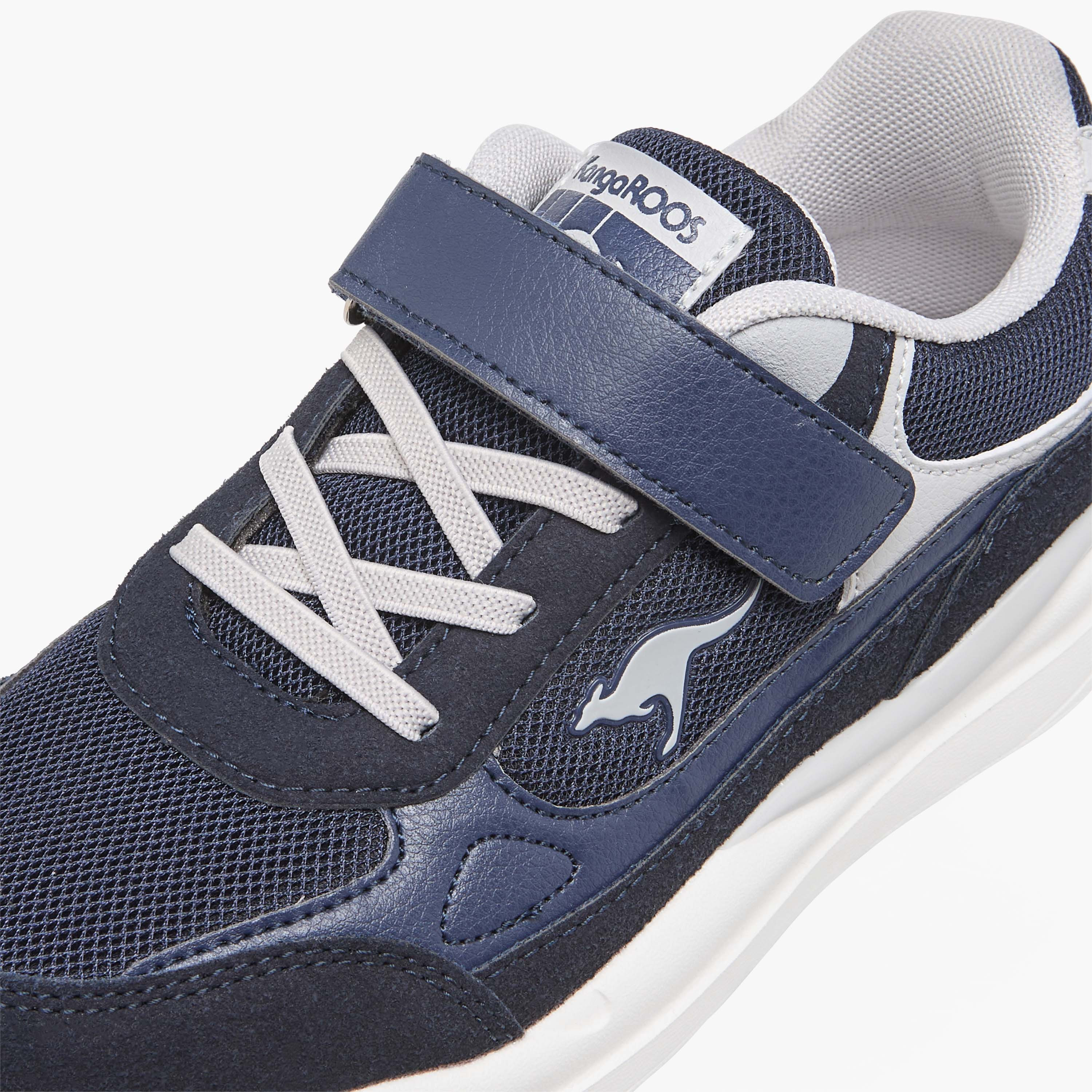 حذاء رياضي بشريط إغلاق لاصق وتفاصيل شعار للبنات من كانجاروس-girls-shoes-sneakers-image-4