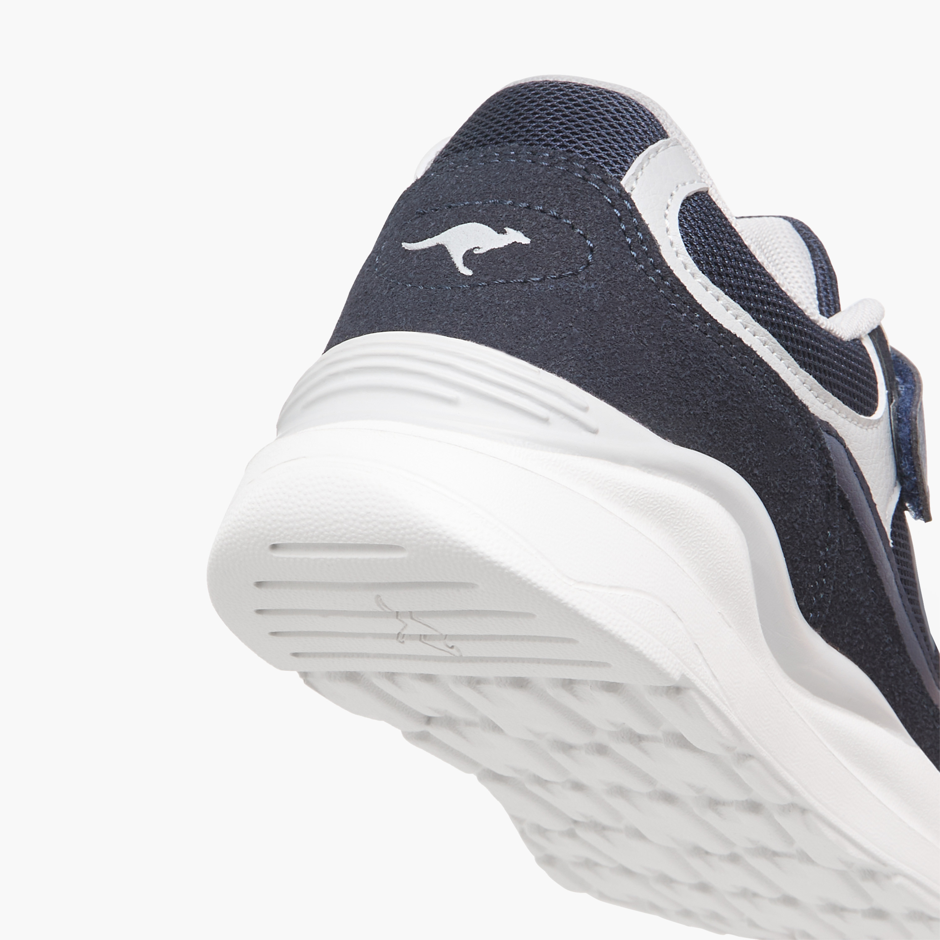حذاء رياضي بشريط إغلاق لاصق وتفاصيل شعار للبنات من كانجاروس-girls-shoes-sneakers-image-5